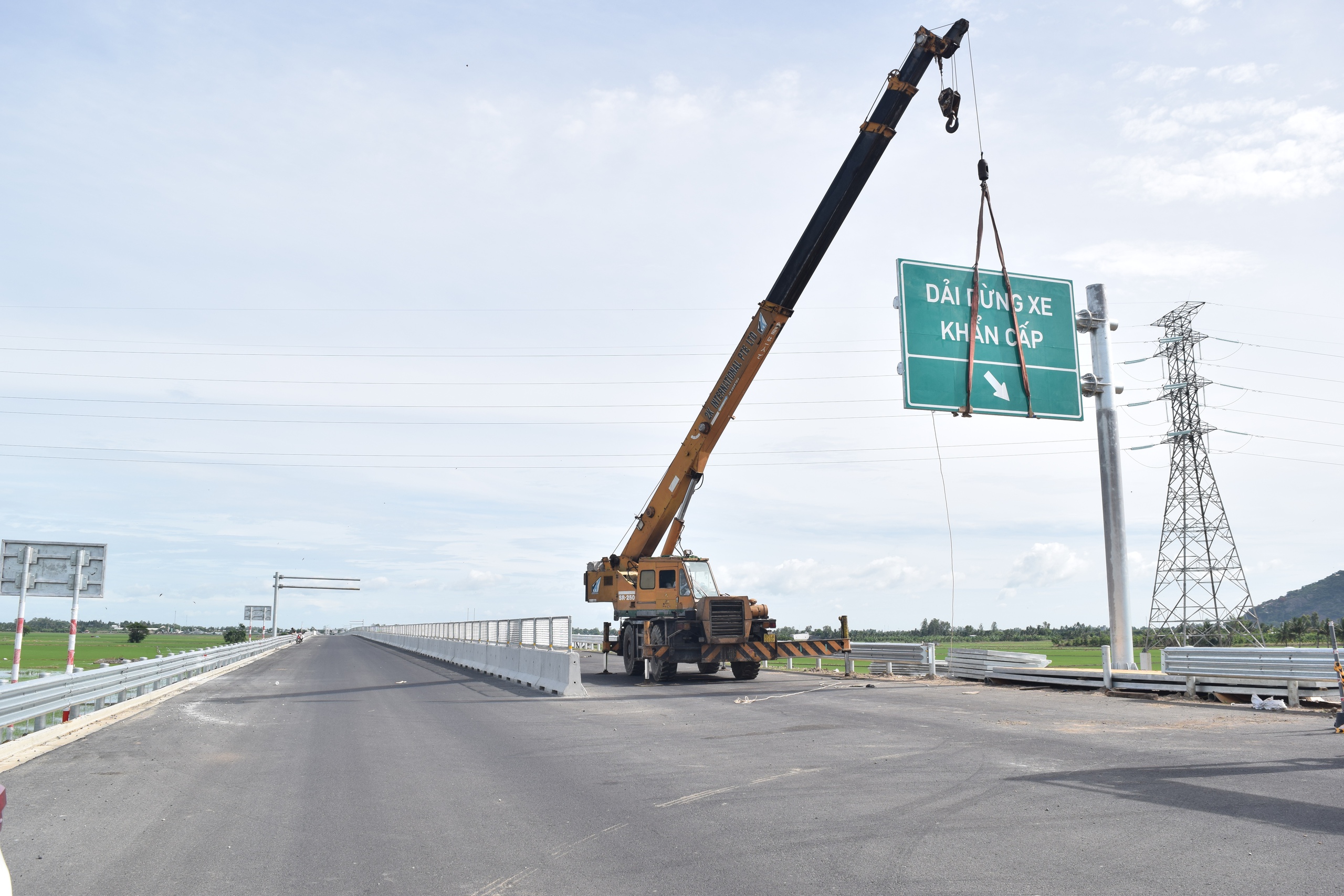 An Giang phấn đấu hoàn thành xong 57 km cao tốc đi Châu Đốc trong năm 2026 - Ảnh 2.
