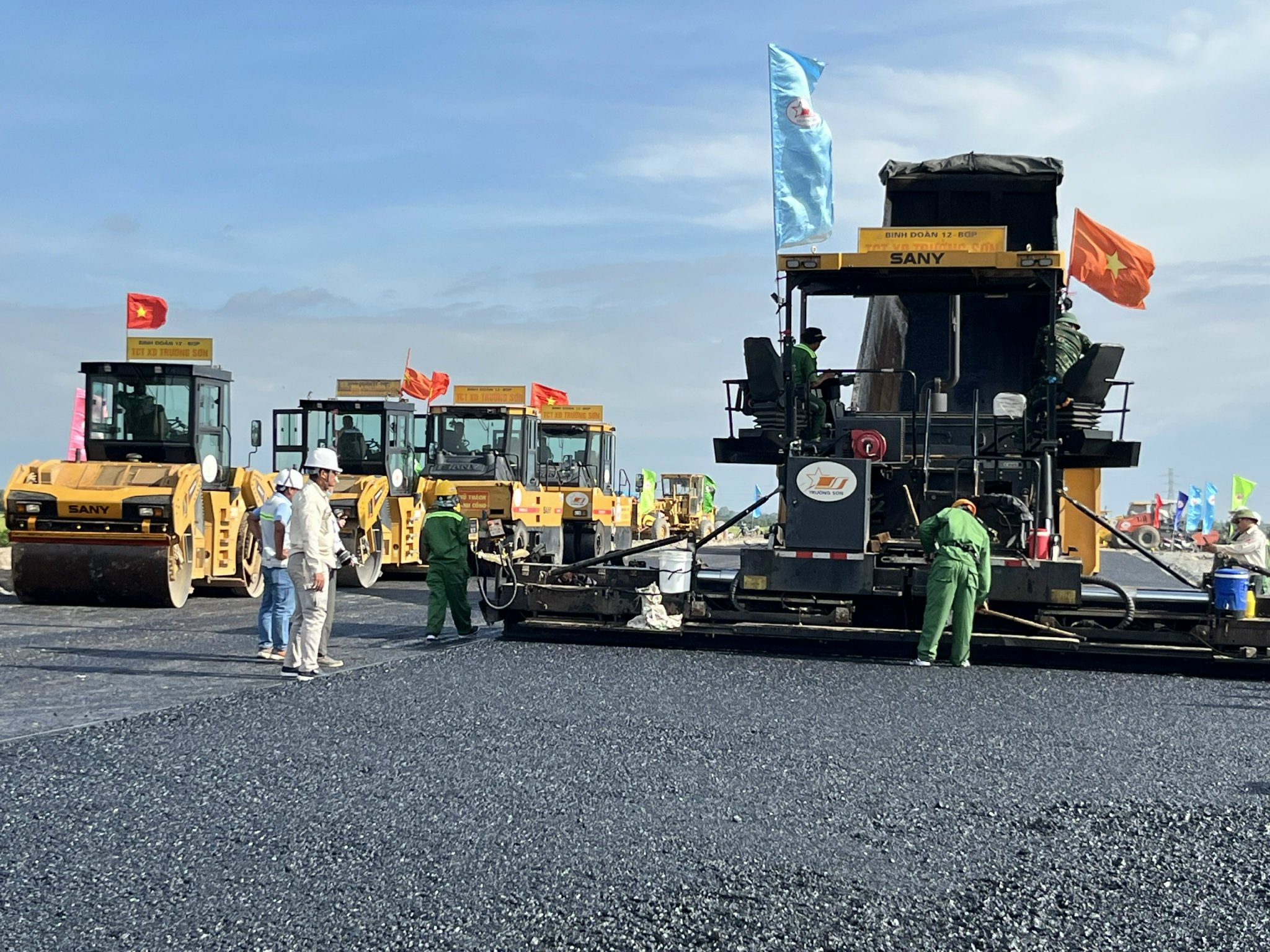 An Giang phấn đấu hoàn thành xong 57 km cao tốc đi Châu Đốc trong năm 2026 - Ảnh 3.