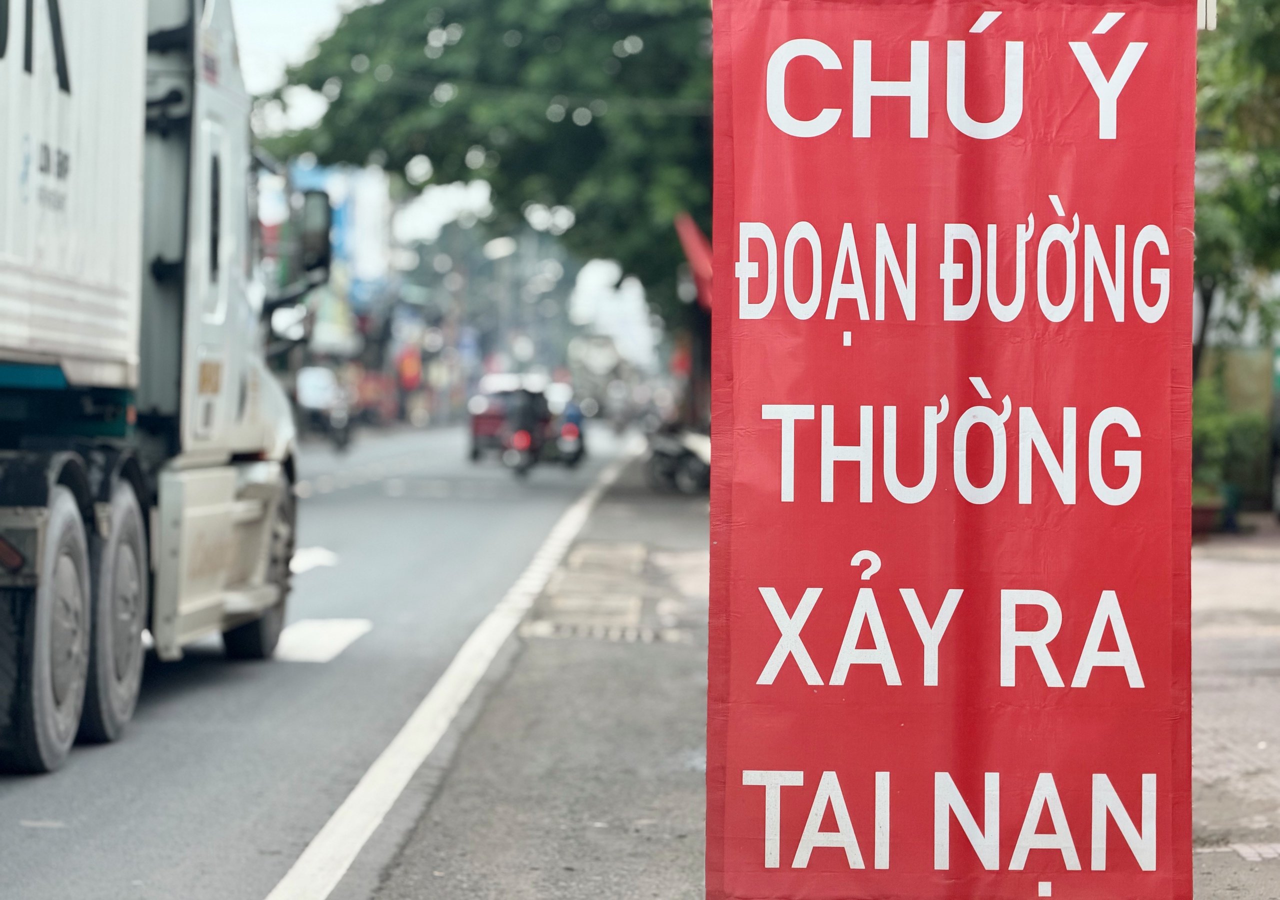 Đường Nguyễn Duy Trinh ở TP.HCM sắp mở rộng gấp 4 lần, người dân nói gì? - Ảnh 1.