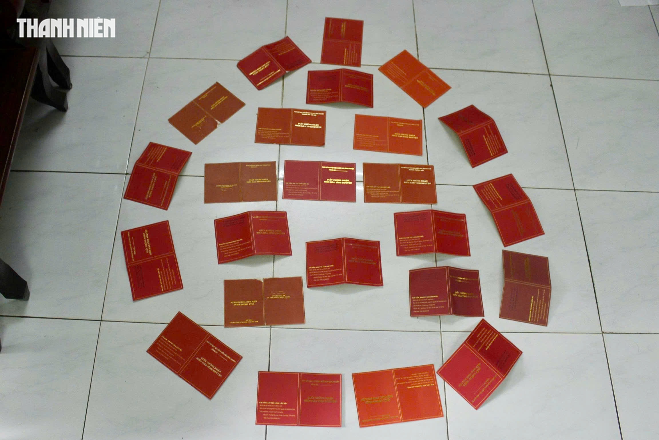 Bị dị nghị 'bán máu', người hùng hơn 100 lần làm điều không ai ngờ- Ảnh 3.
