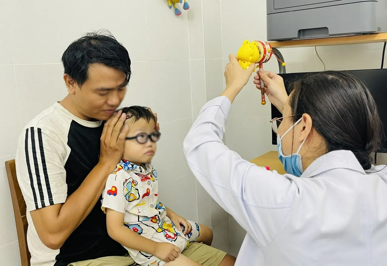 Báo động cận thị ở trẻ em- Ảnh 2.