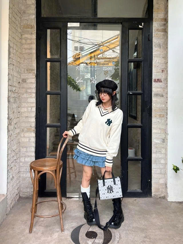 Học các sao nữ diện đồ phong cách preppy tôn khí chất tri thức- Ảnh 4.