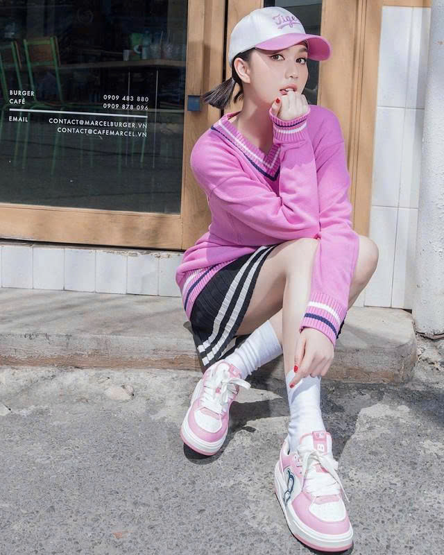 Học các sao nữ diện đồ phong cách preppy tôn khí chất tri thức- Ảnh 5.