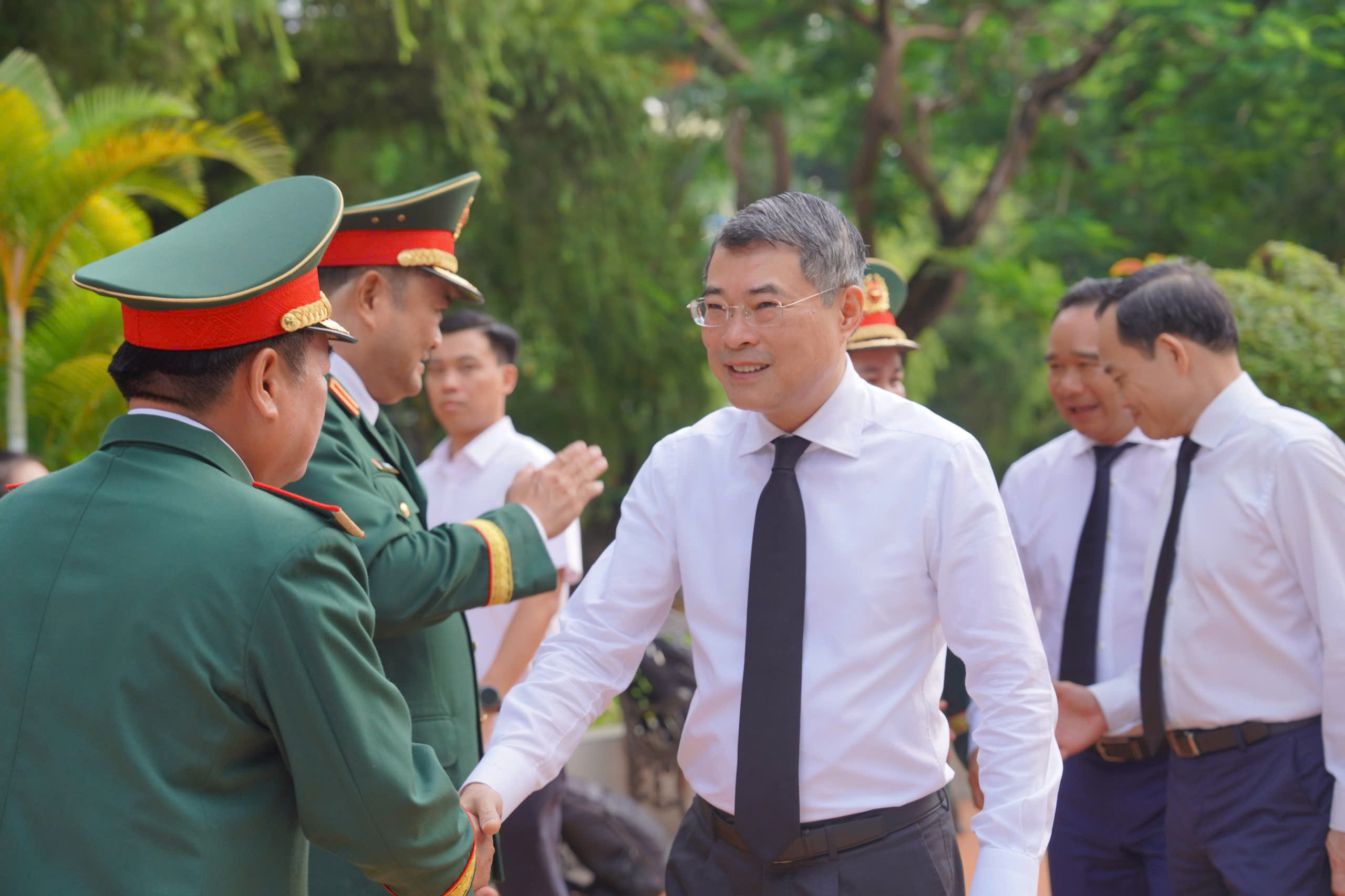 Thủ tướng dự lễ quy tập hài cốt liệt sĩ ở công viên Lê Thị Riêng- Ảnh 1.