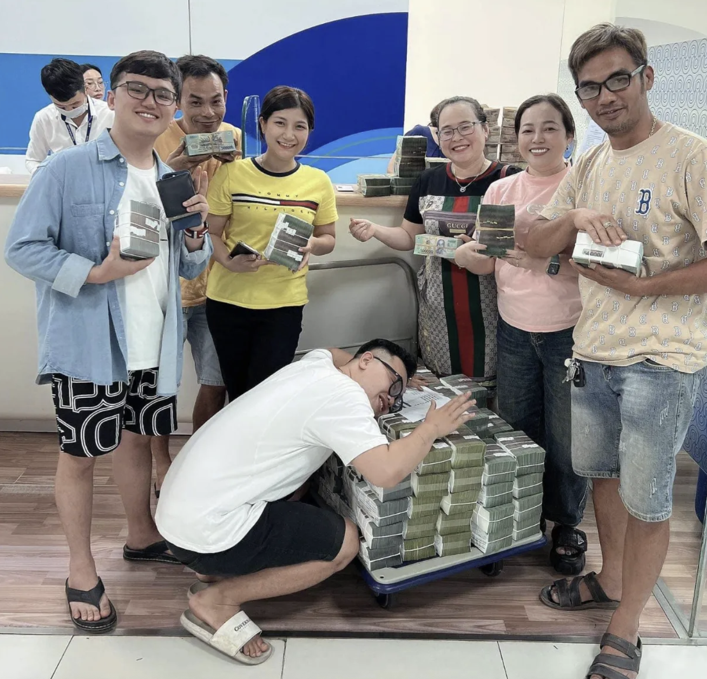 'Quán ăn TP.HCM đóng cửa vì... chủ trúng số': Thình lình đổi đời, bạn có nghỉ việc? - Ảnh 4.