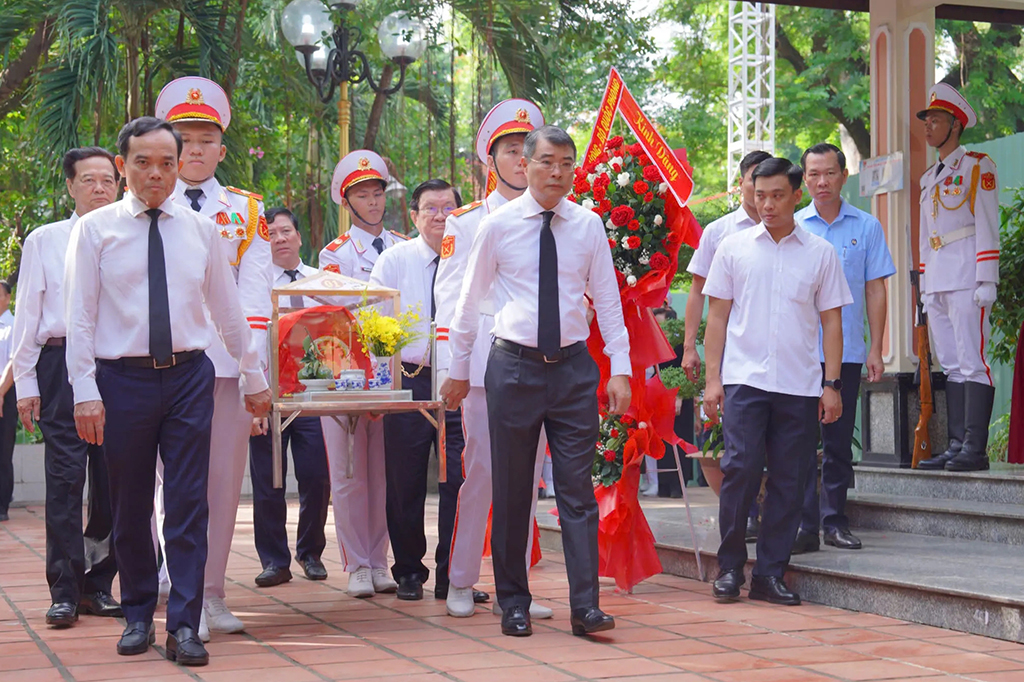 Quy tập hài cốt liệt sĩ tại Công viên Lê Thị Riêng: Hành trình thiêng liêng- Ảnh 1.