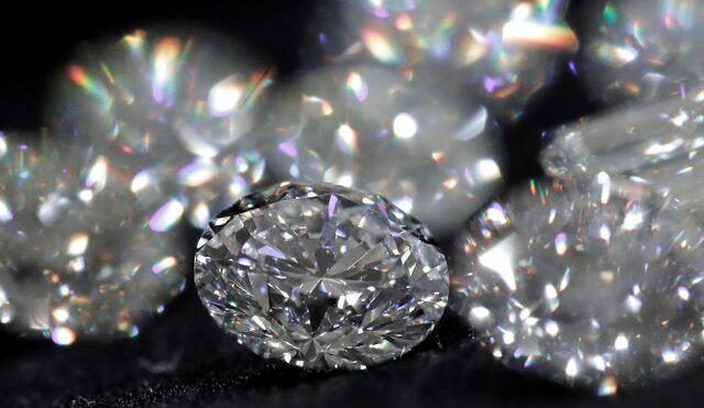 Những quốc gia nào xuất khẩu và sản xuất kim cương lớn nhất thế giới? - Ảnh 2.
