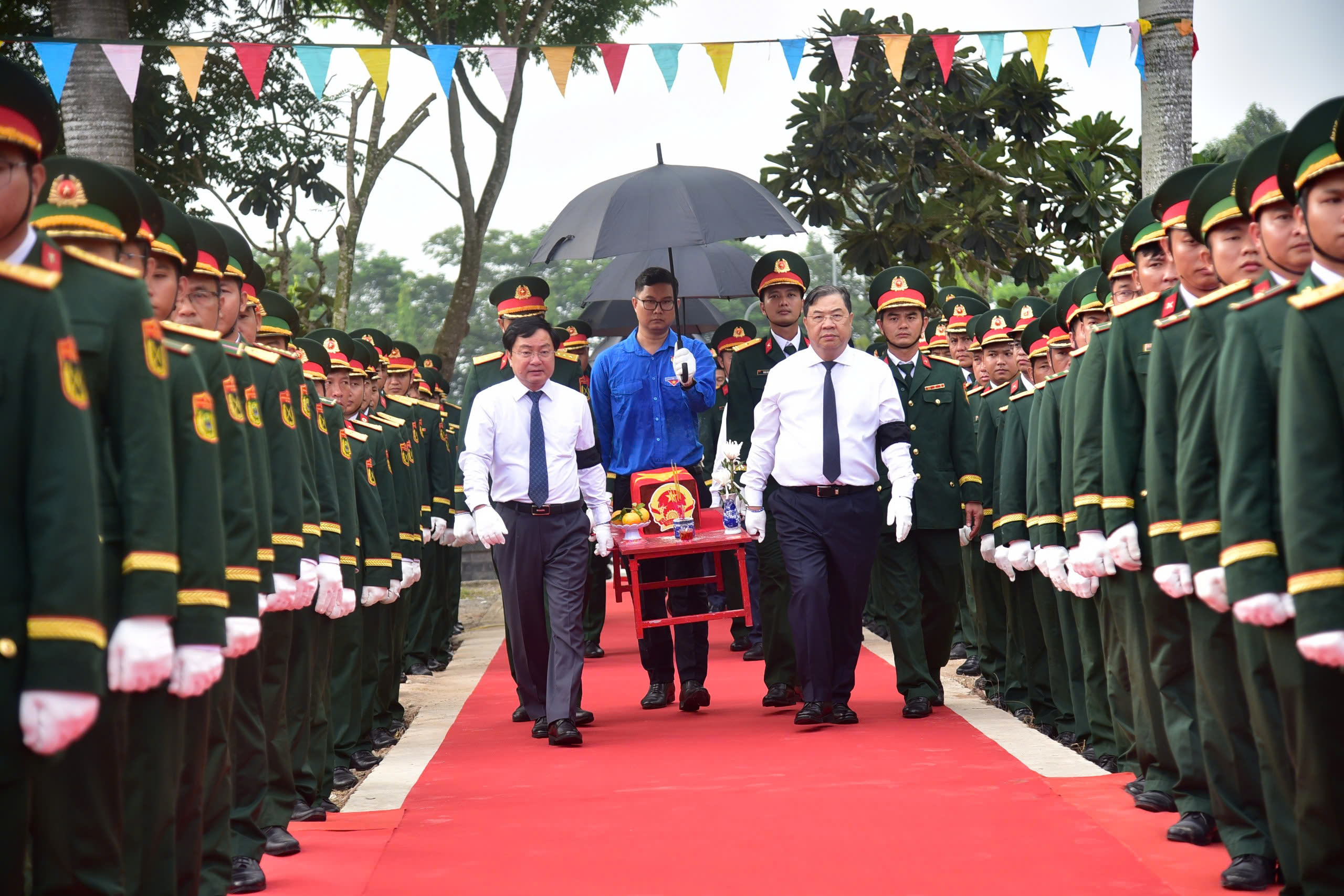 Phó thủ tướng Phạm Gia Túc dự lễ truy điệu liệt sĩ tại Tây Ninh - Ảnh 1.