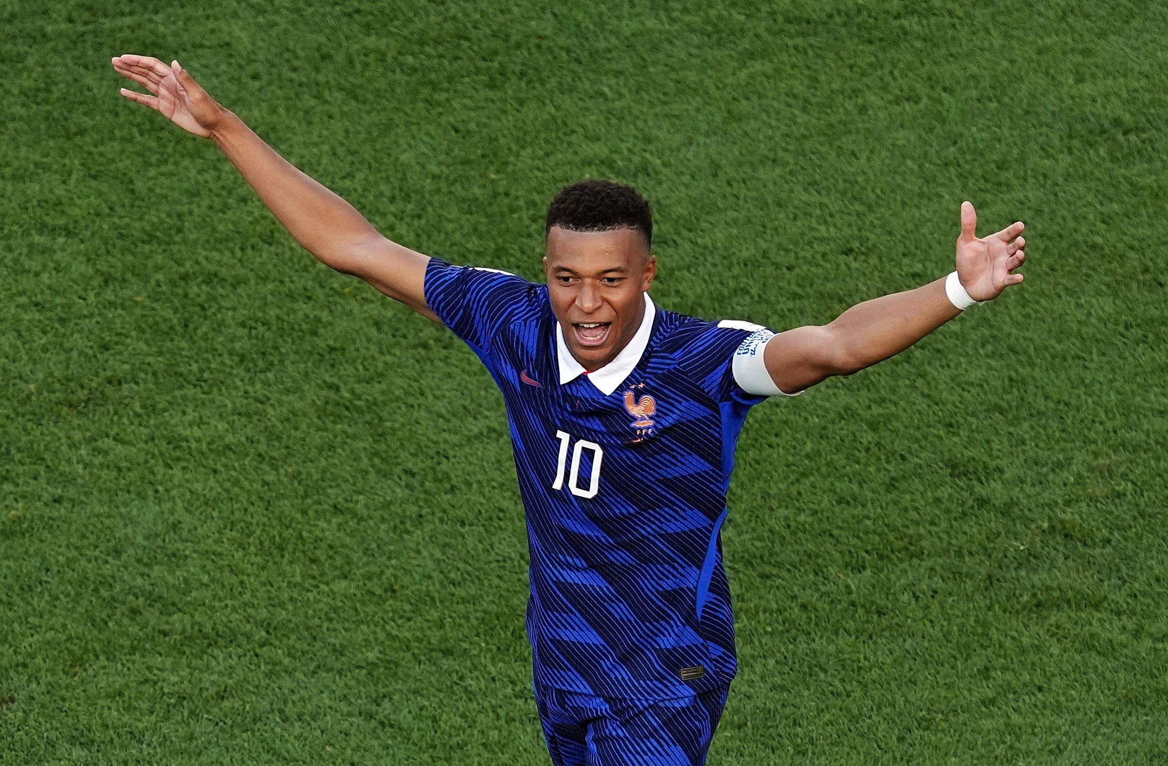 Vụ Mbappe bị phân biệt chủng tộc: Chính trị gia Paraguay quá vô lý khi dọa kiện, bắt 'nạn nhân' xin lỗi- Ảnh 2.