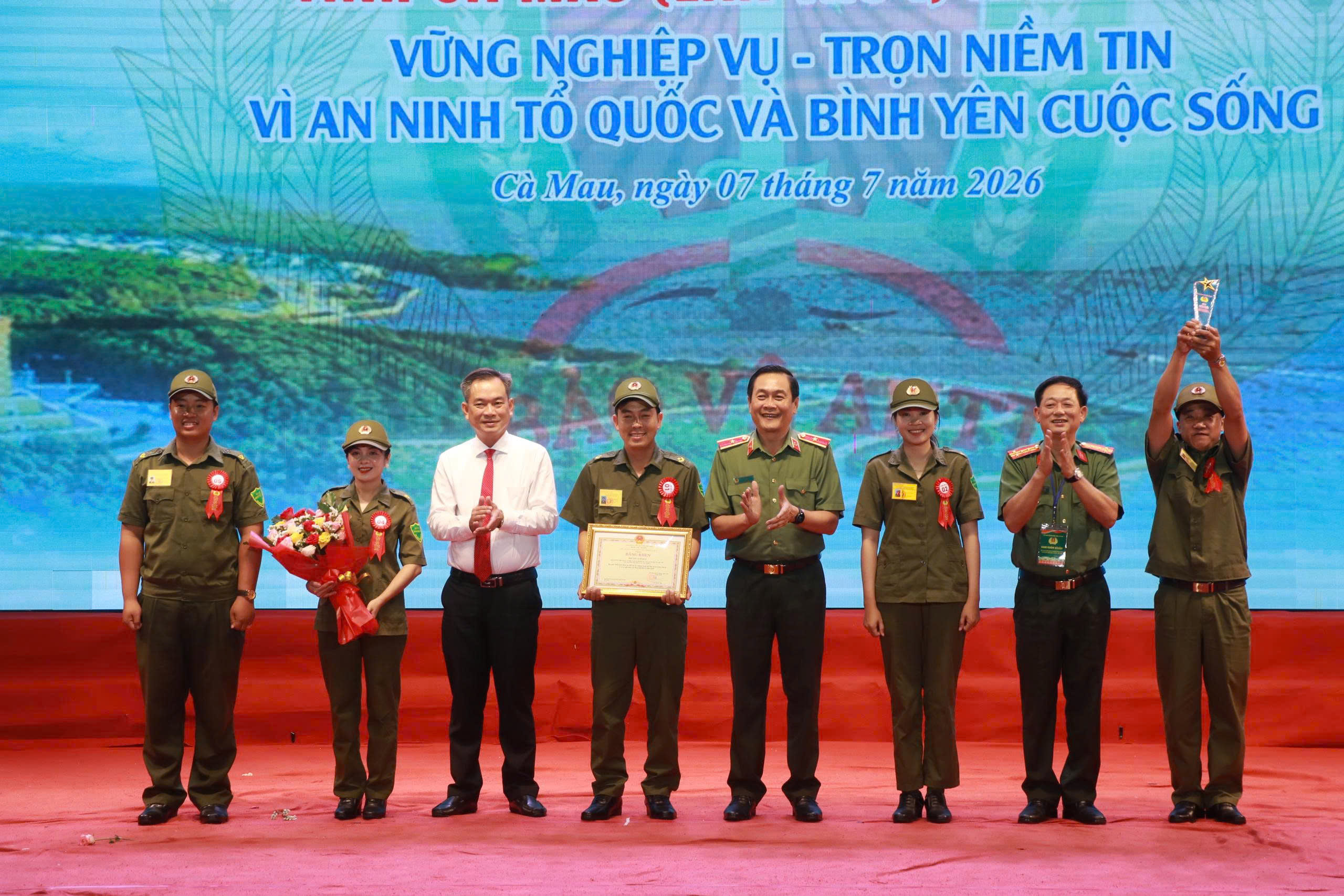 Lần đầu Cà Mau quy tụ 4.458 thành viên bảo vệ an ninh, trật tự cơ sở  - Ảnh 3.