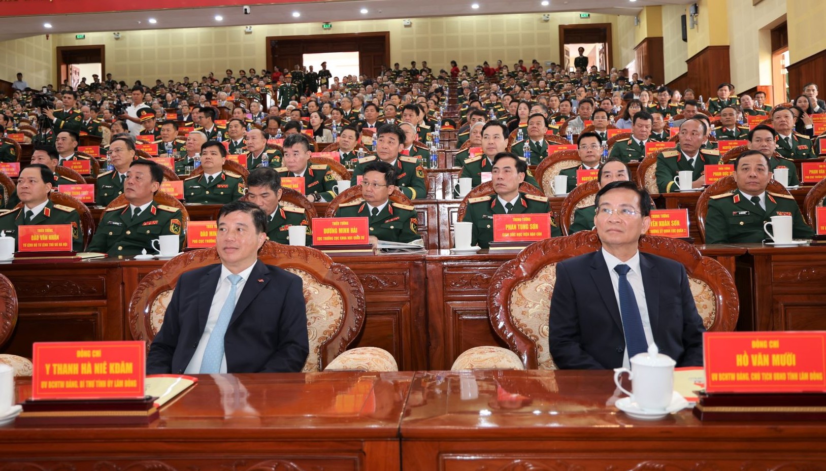 Học viện Lục quân đón nhận Huân chương Bảo vệ Tổ quốc hạng nhất - Ảnh 2.