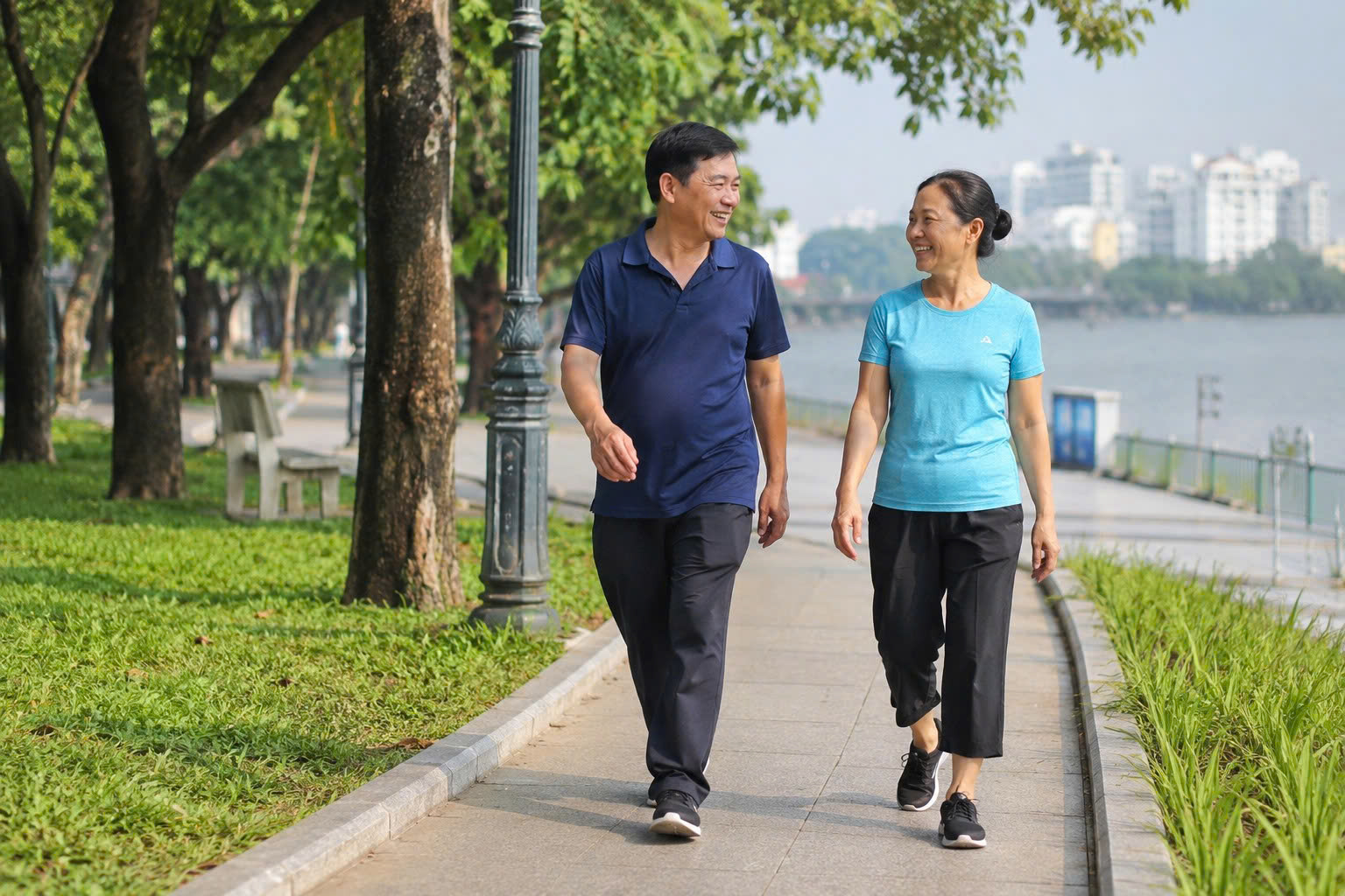 Muốn tránh đường huyết tăng đột biến, đừng bỏ qua 15 phút 'vàng' sau bữa ăn - Ảnh 1.