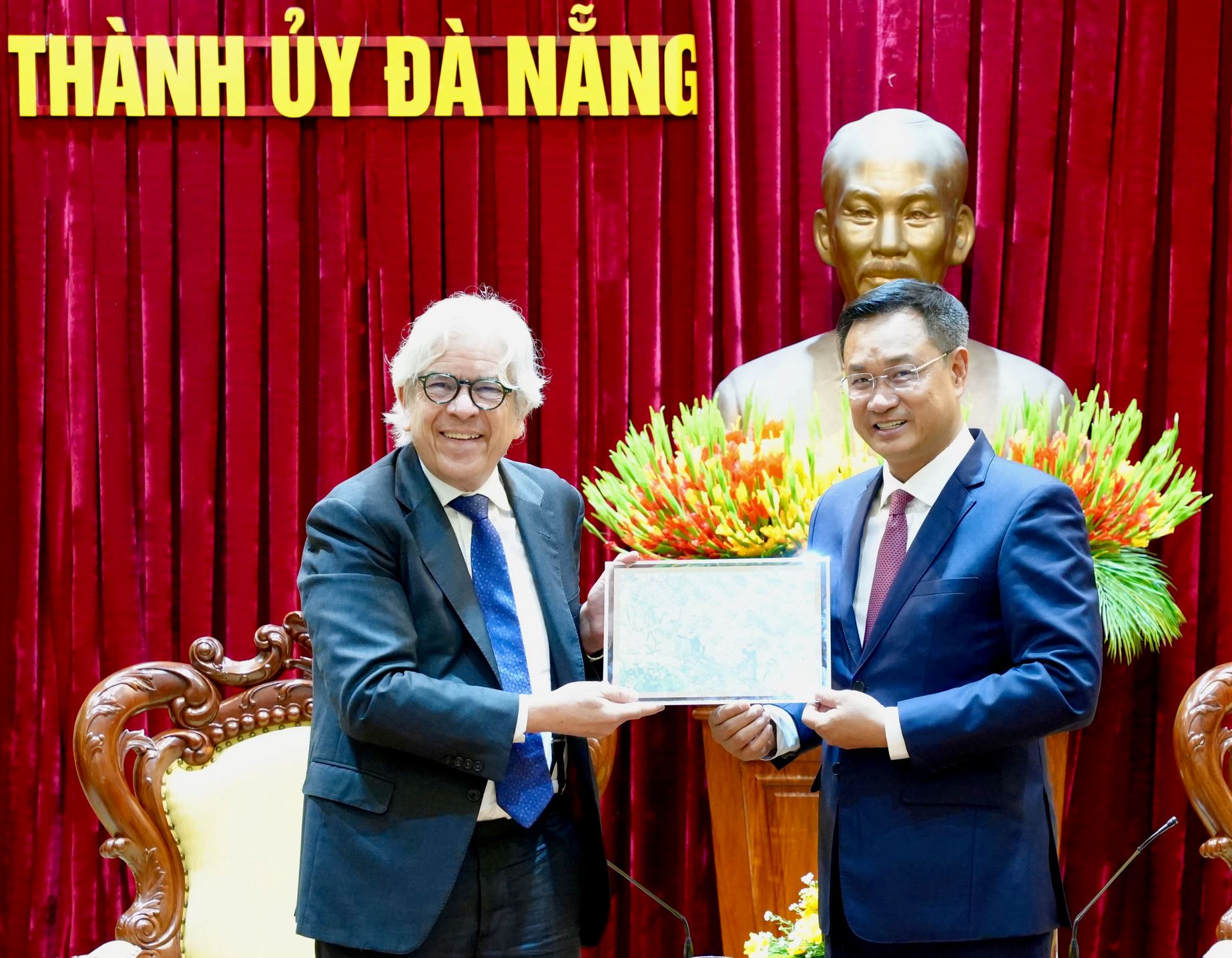 Giáo sư Nobel Kinh tế: Việt Nam cần xây dựng AI vì lợi ích của mọi người- Ảnh 3.