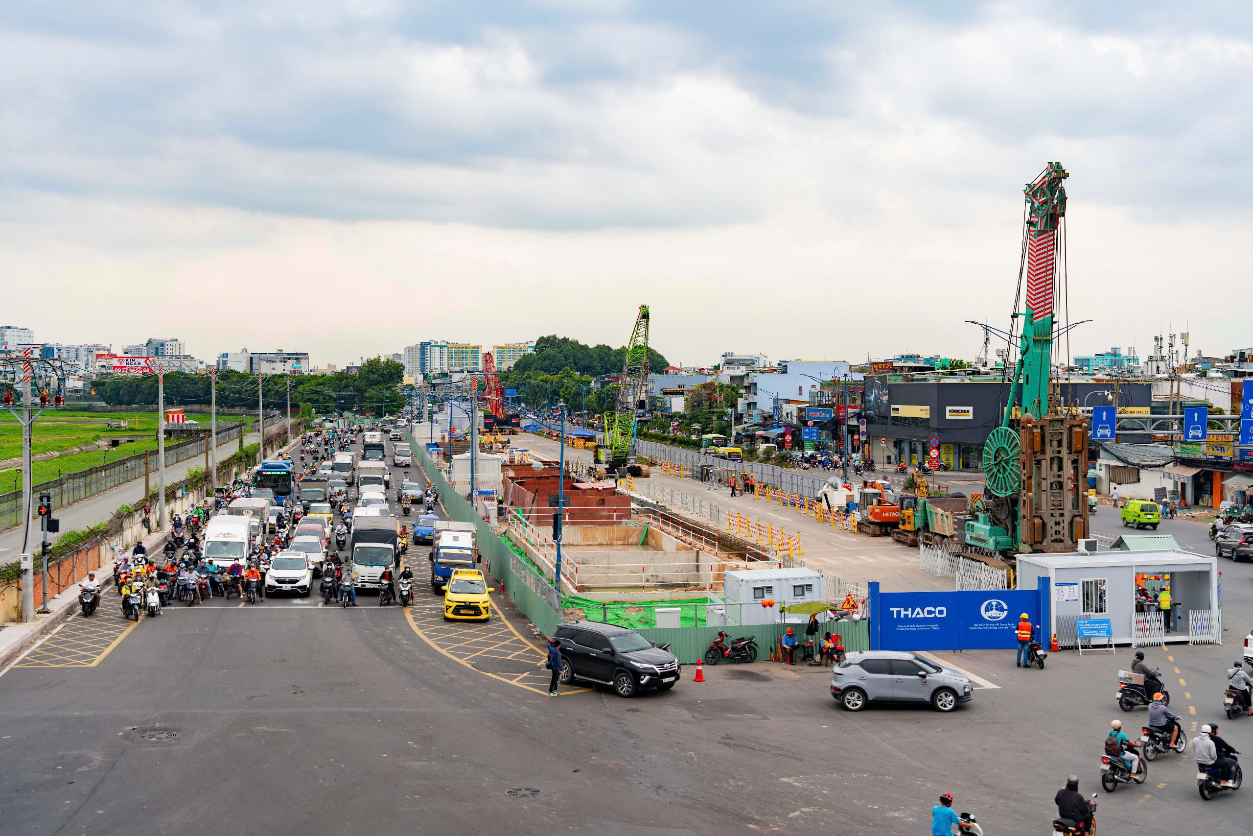 To&agrave;n cảnh TP.HCM thi c&ocirc;ng ga ngầm đầu ti&ecirc;n tuyến metro số 2 ở đường Cộng H&ograve;a- Ảnh 9.