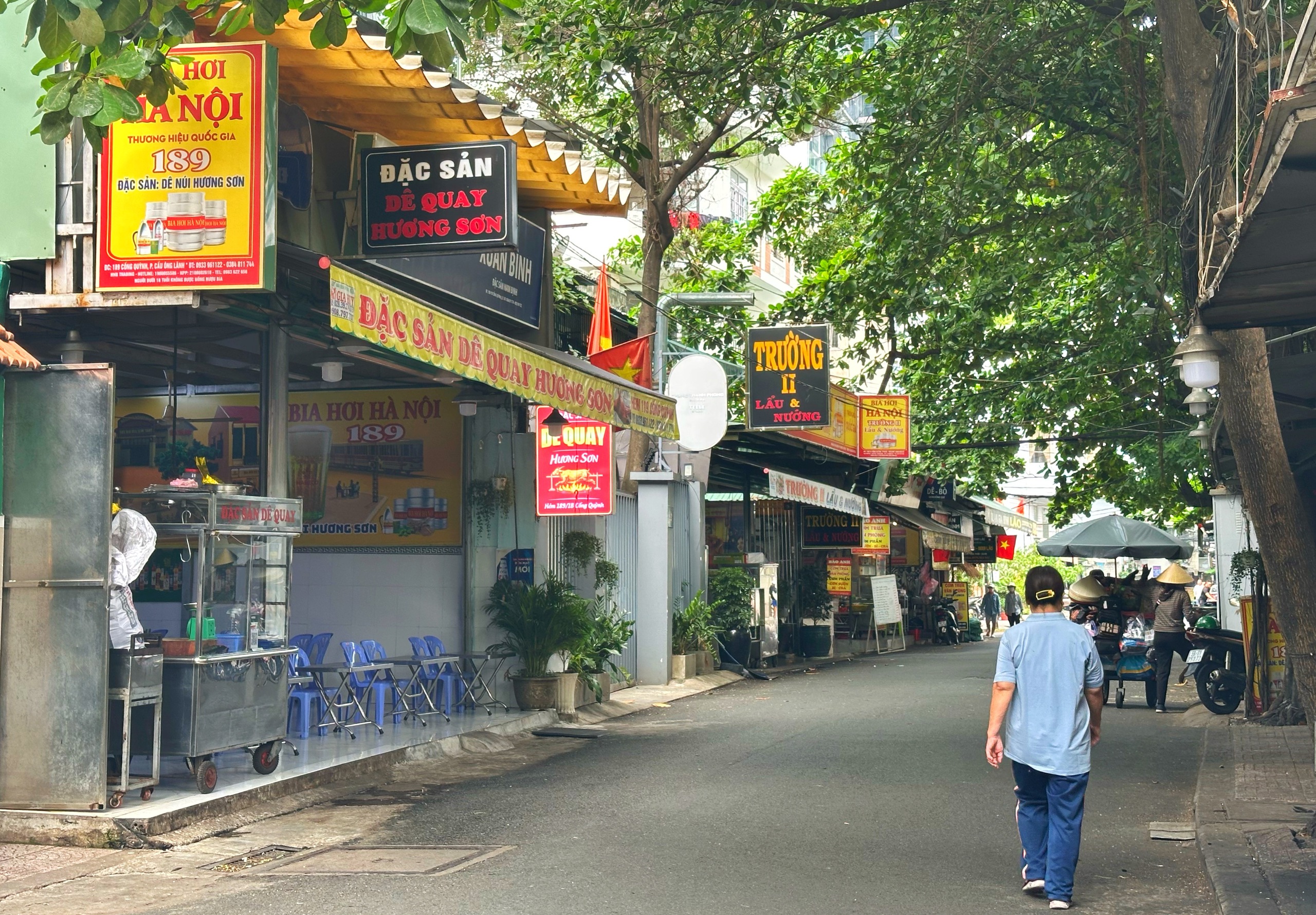 Phố thịt ch&oacute; Cống Quỳnh TP.HCM th&agrave;nh... 'phố thịt d&ecirc;': Những qu&aacute;n cuối c&ugrave;ng bỏ cầy tơ - Ảnh 1.