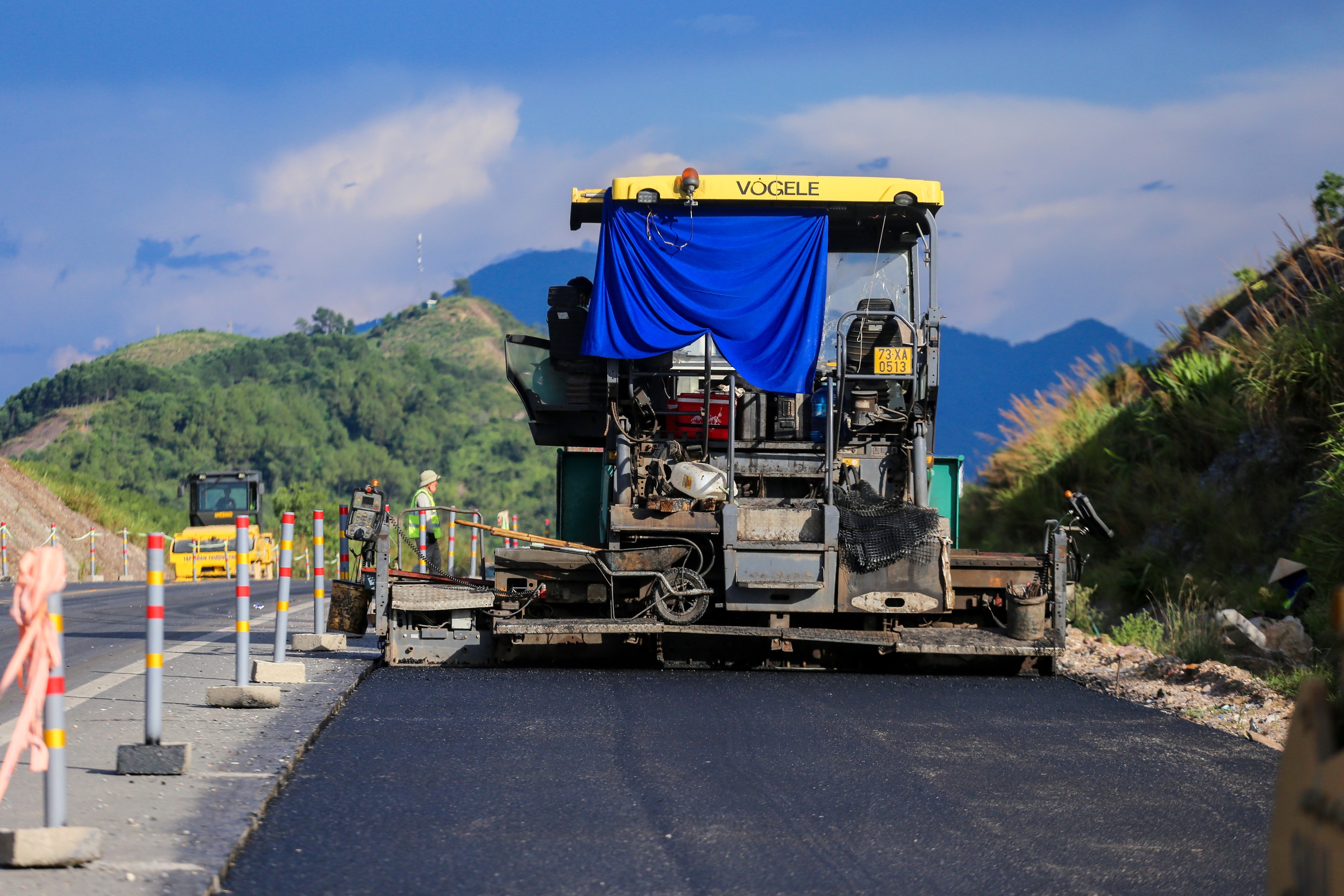 Tạm cấm xe vào cao tốc Cam Lộ - La Sơn ban đêm từ ngày 10.7 - Ảnh 2.