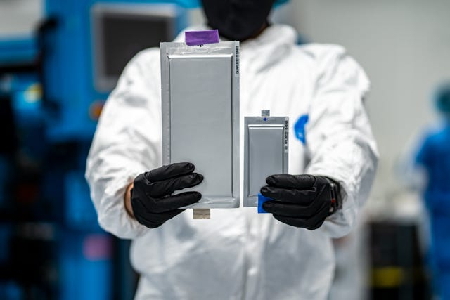 Công nghệ pin mới sắp khiến pin silicon-carbon lỗi thời - Ảnh 1.