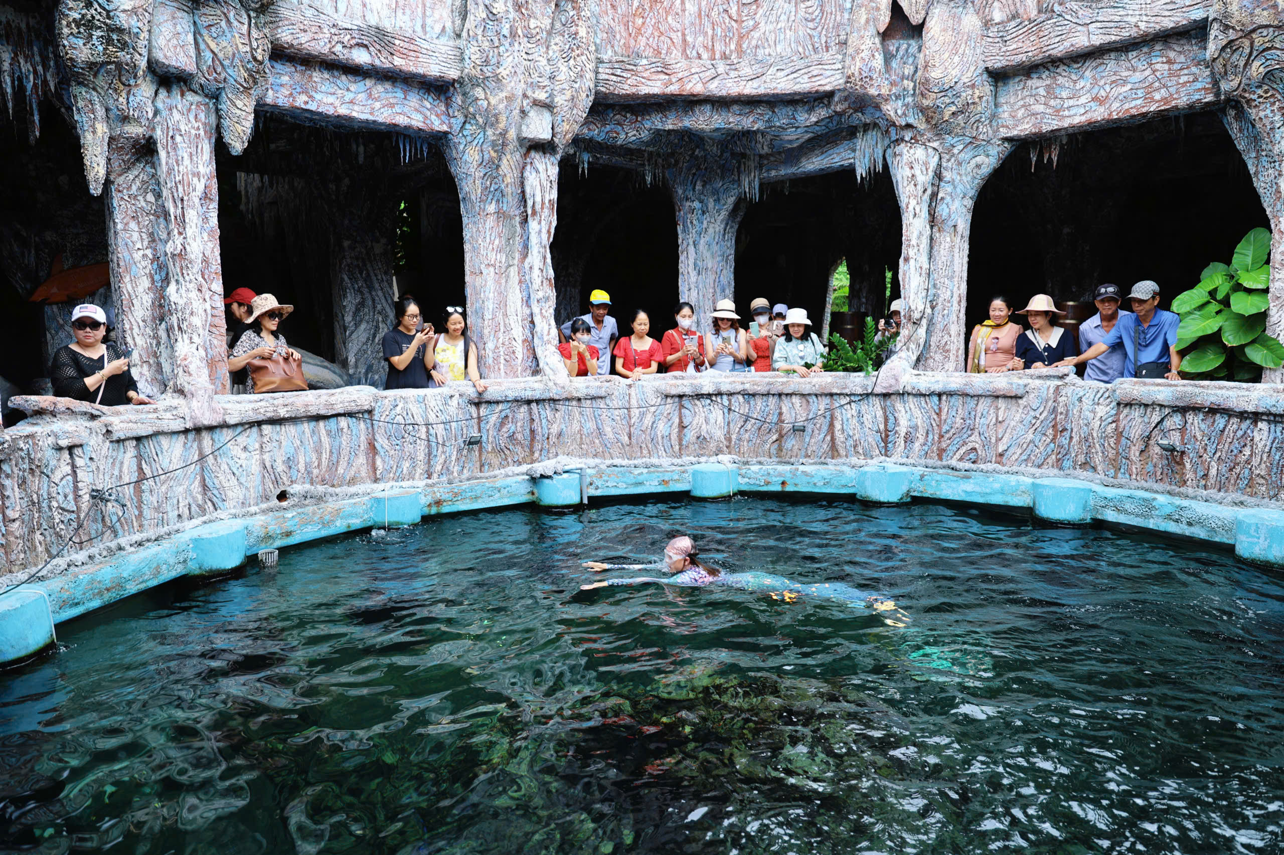 Độc đáo thủy cung trong con tàu 'hóa thạch' giữa vịnh Nha Trang- Ảnh 12.