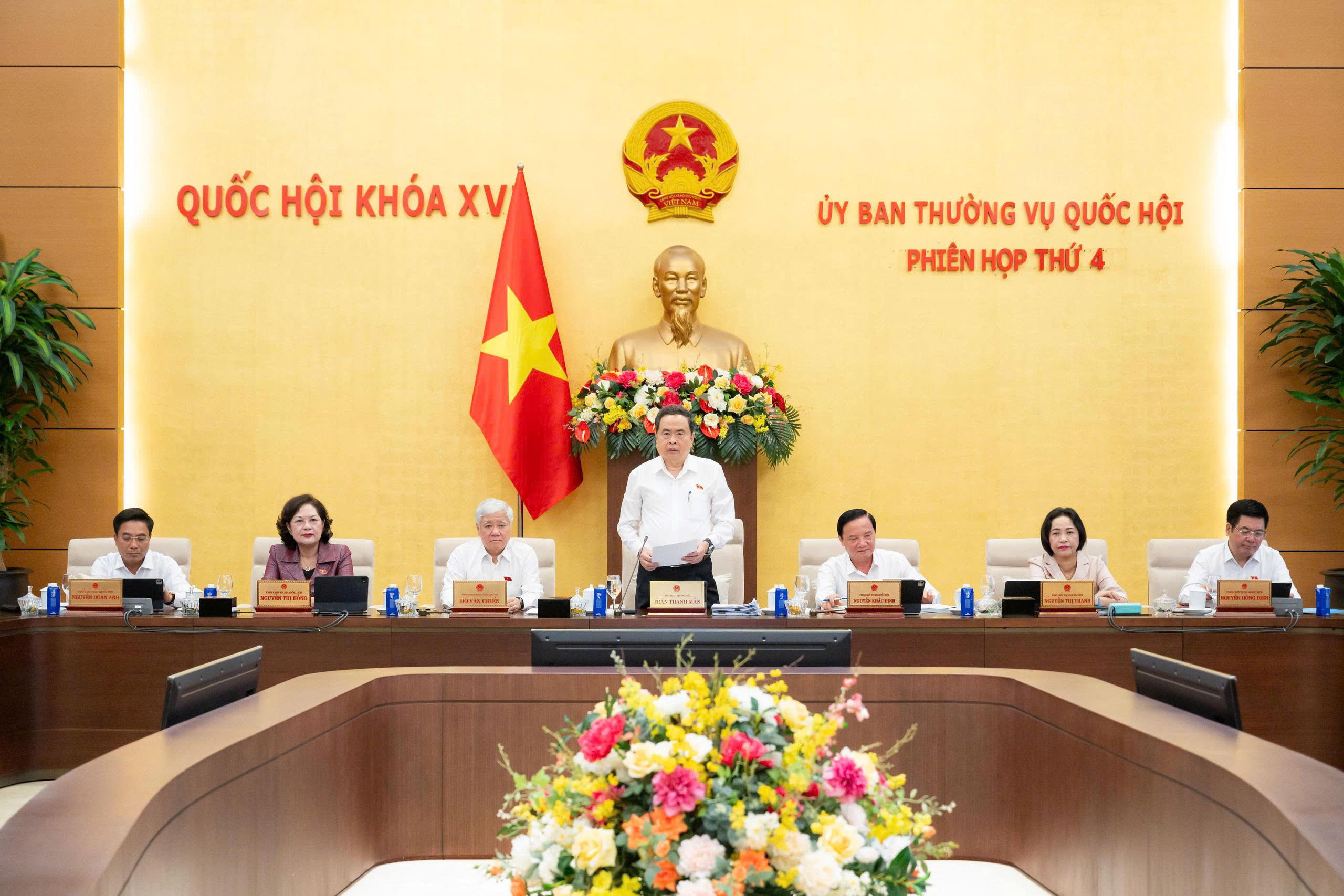 Chính phủ đề nghị sửa luật Nhà ở, Kinh doanh bất động sản theo thủ tục rút gọn- Ảnh 2.