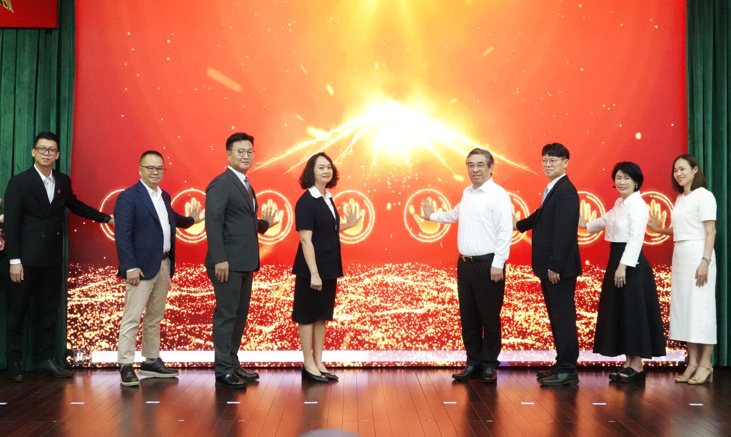 Giám đốc Sở Tài chính TP.HCM nêu lý do thu ngân sách chưa đủ 500.000 tỉ- Ảnh 2.