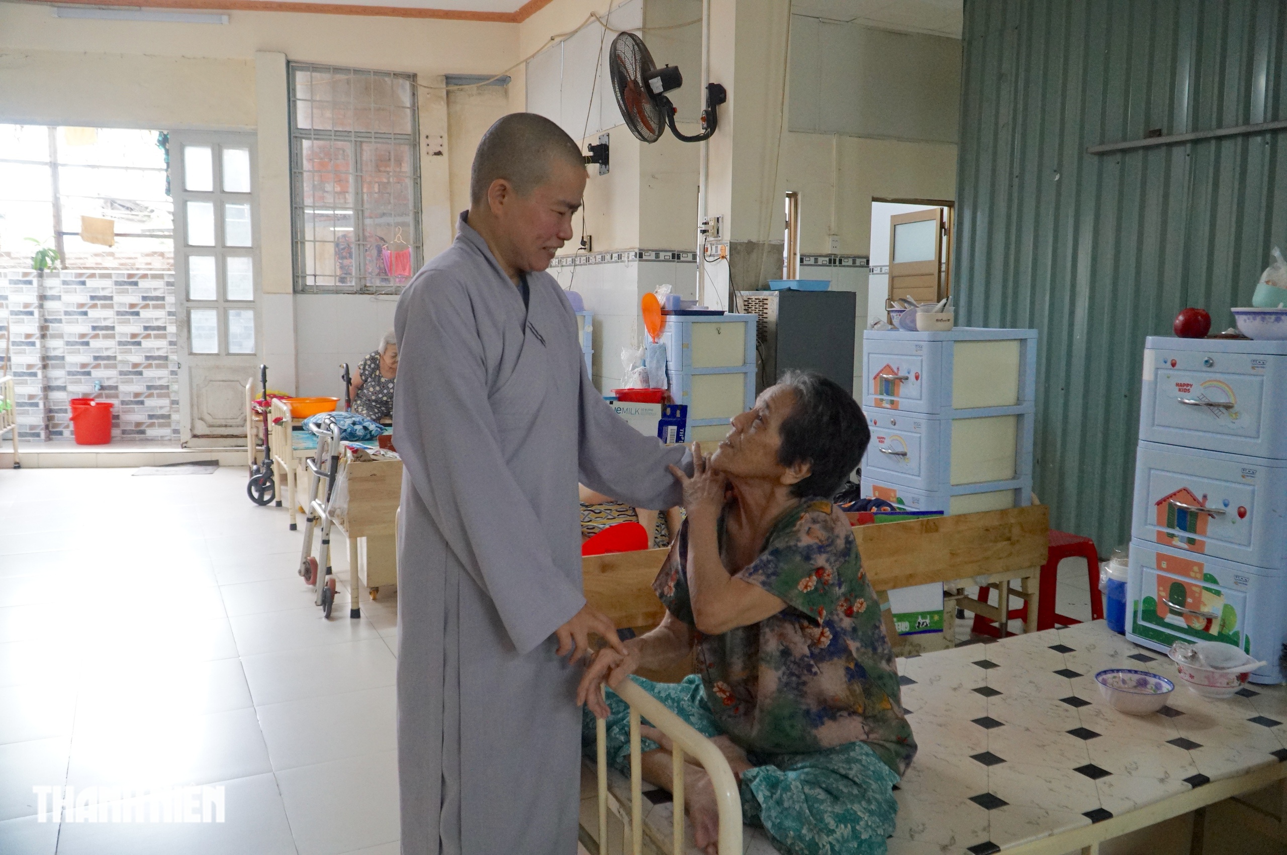 Đem đạo giúp đời: Ngôi chùa trong hẻm cưu mang hàng trăm cụ bà tuổi xế chiều - Ảnh 3.
