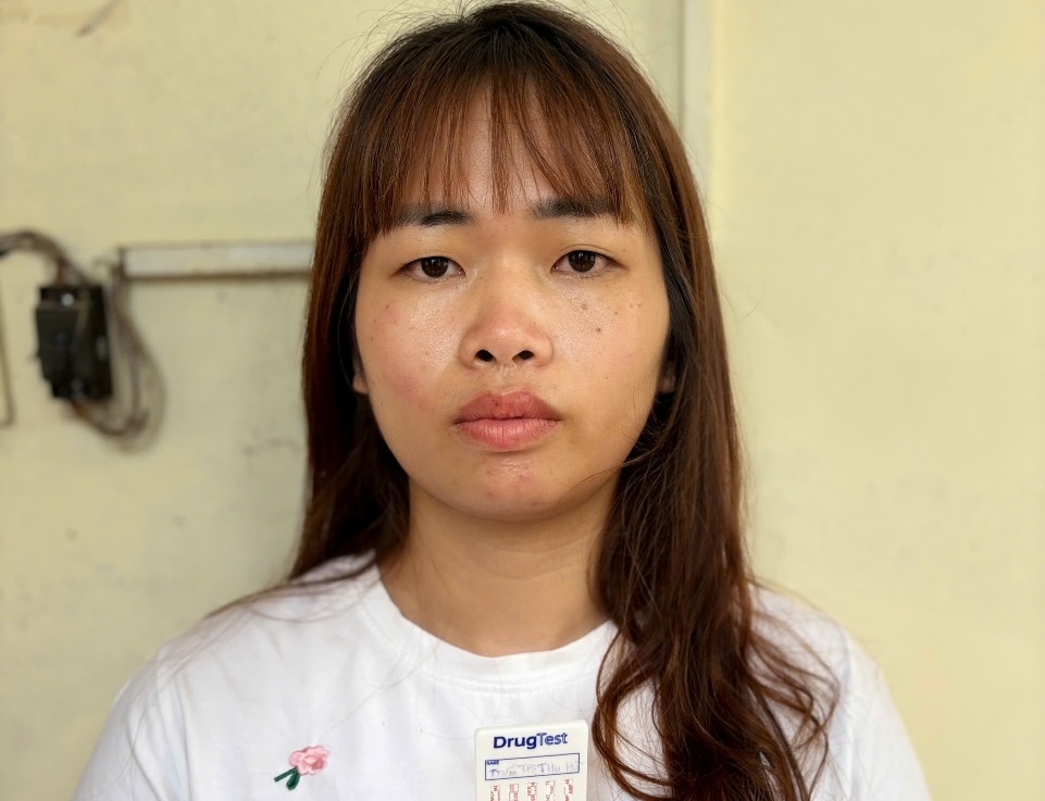 Phá tụ điểm ma túy trong phòng trọ, khởi tố một nữ giáo viên mầm non - Ảnh 1.