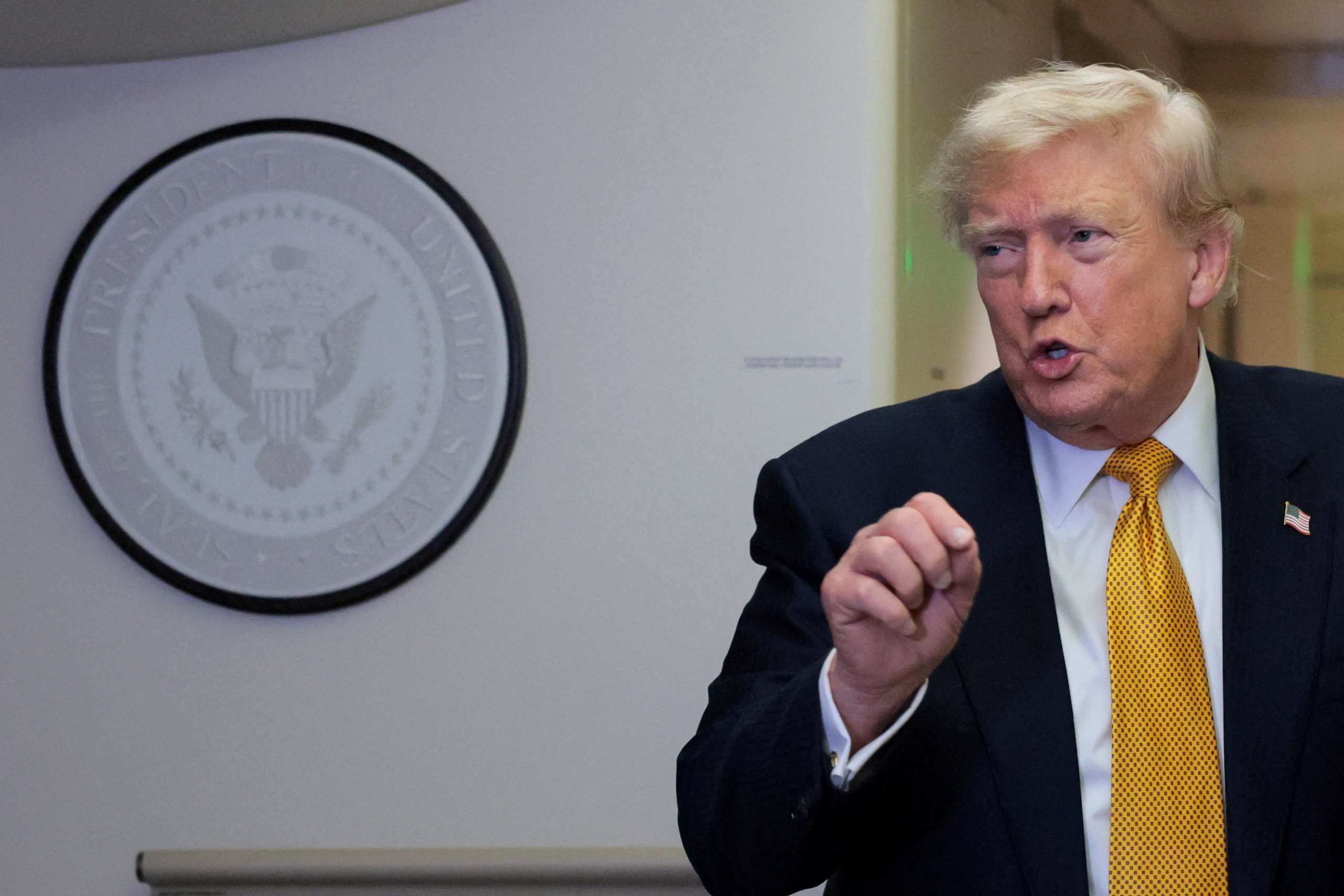 Ông Trump có thể cắt đứt giao thương Mỹ - Tây Ban Nha không? - Ảnh 1.