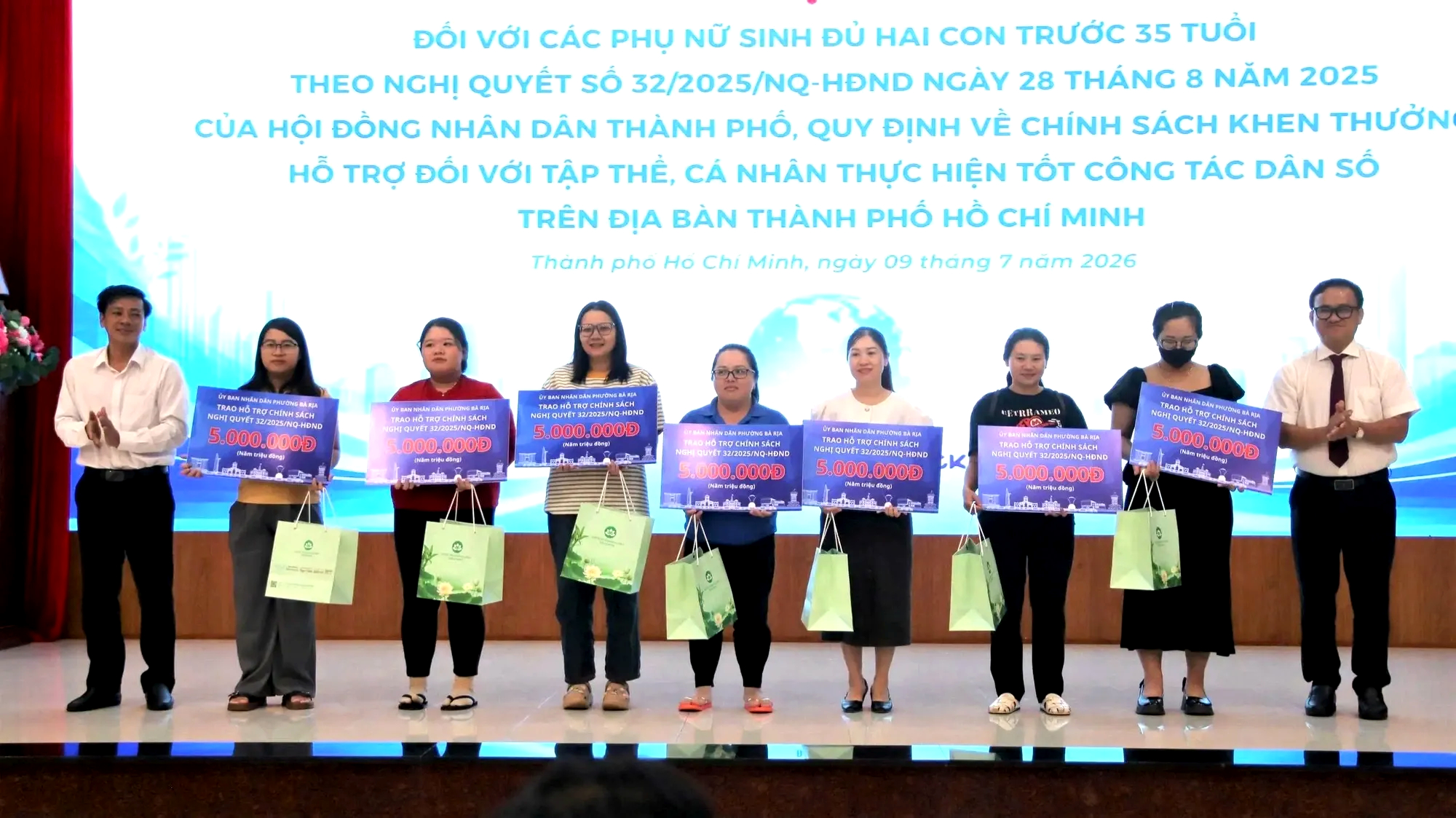 Vì sao thanh niên TP.HCM trì hoãn lập gia đình? - Ảnh 1.