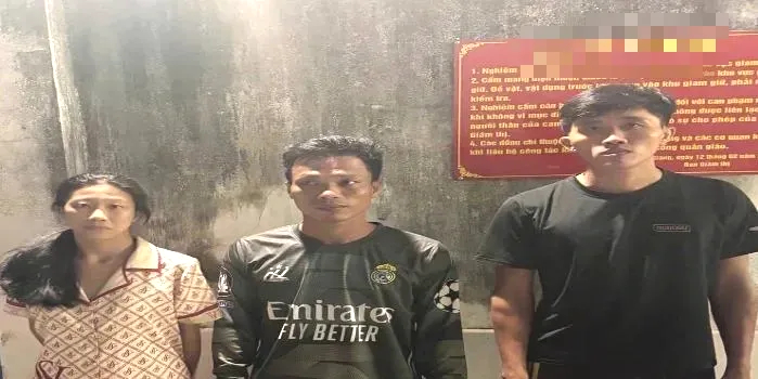 Bắt giữ nhóm tấn công, cướp xe của người đi đường ban đêm ở An Giang- Ảnh 1.