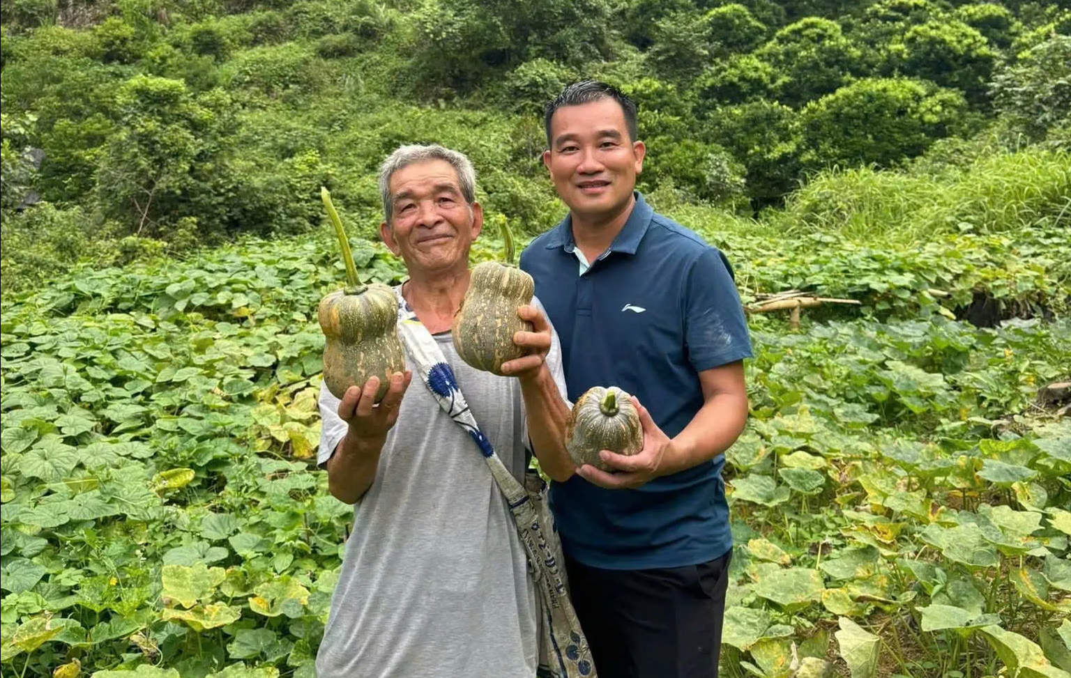 Bí thư xã ‘sở hữu’ nhiều clip triệu view- Ảnh 1.
