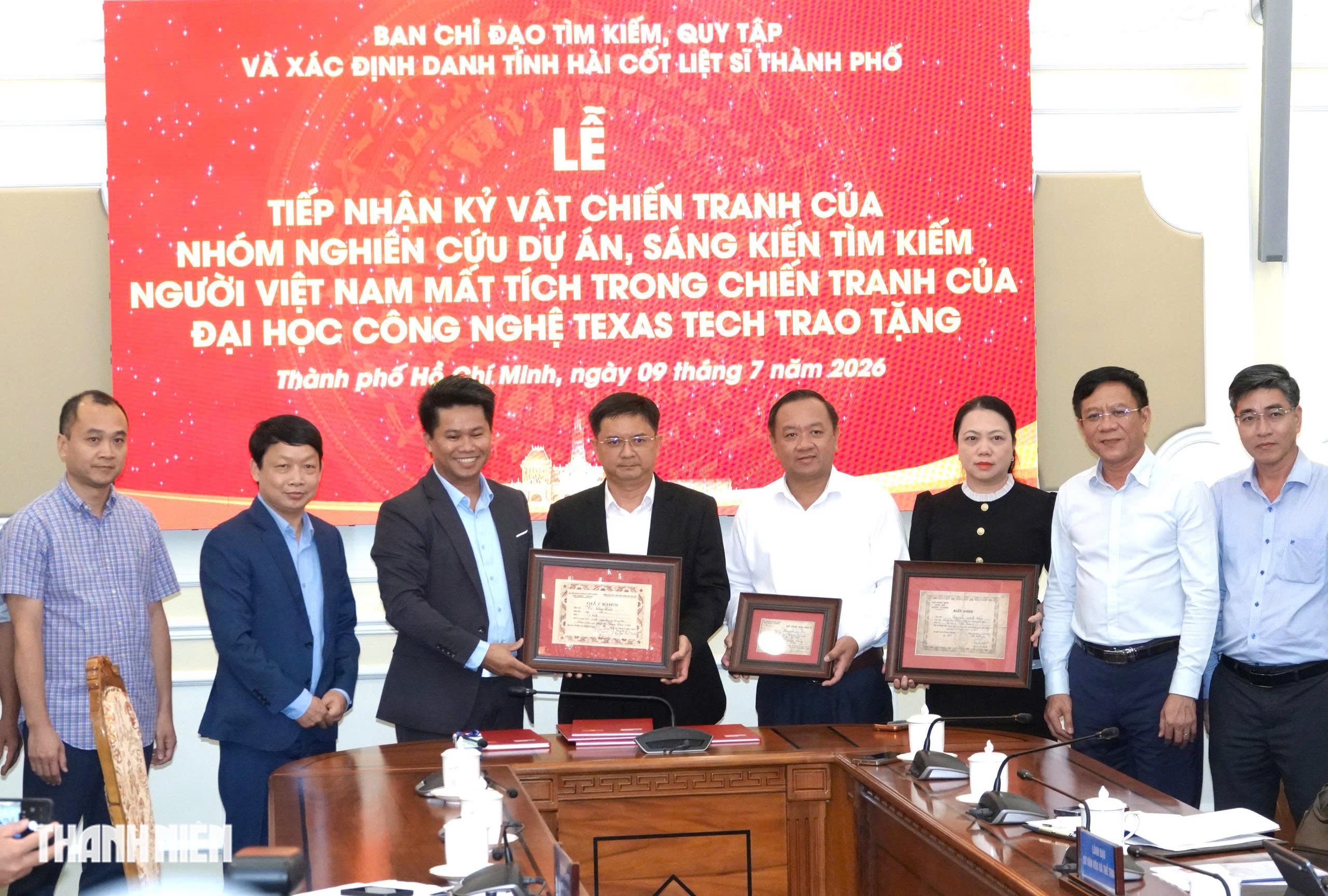 TP.HCM nhận nhiều tư liệu chôn cất liệt sĩ đơn vị 962, bệnh viện K76A - Ảnh 1.