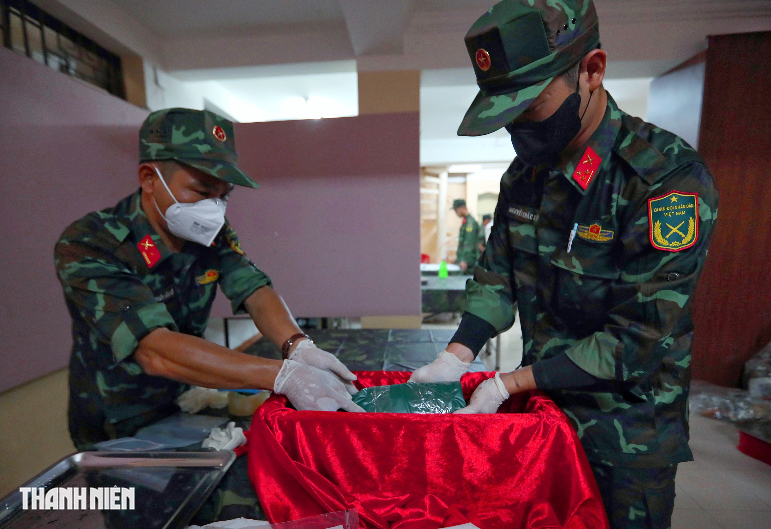 Tìm hài cốt liệt sĩ ở công viên Lê Thị Riêng: Mệnh lệnh từ trái tim- Ảnh 12.