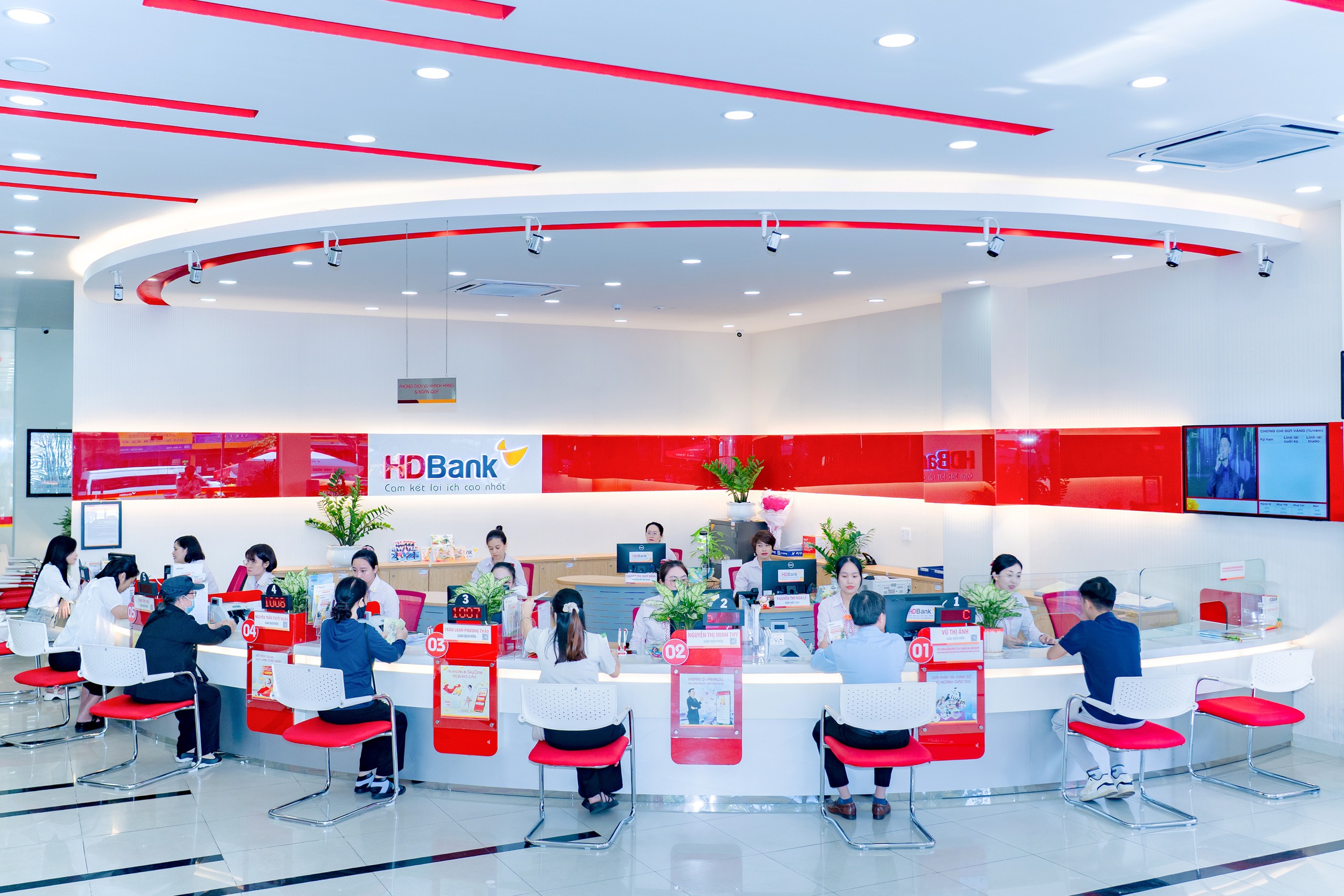 HDBank tung loạt ưu đãi lớn cho doanh nghiệp vay lãi suất từ 7,2%/năm- Ảnh 1.