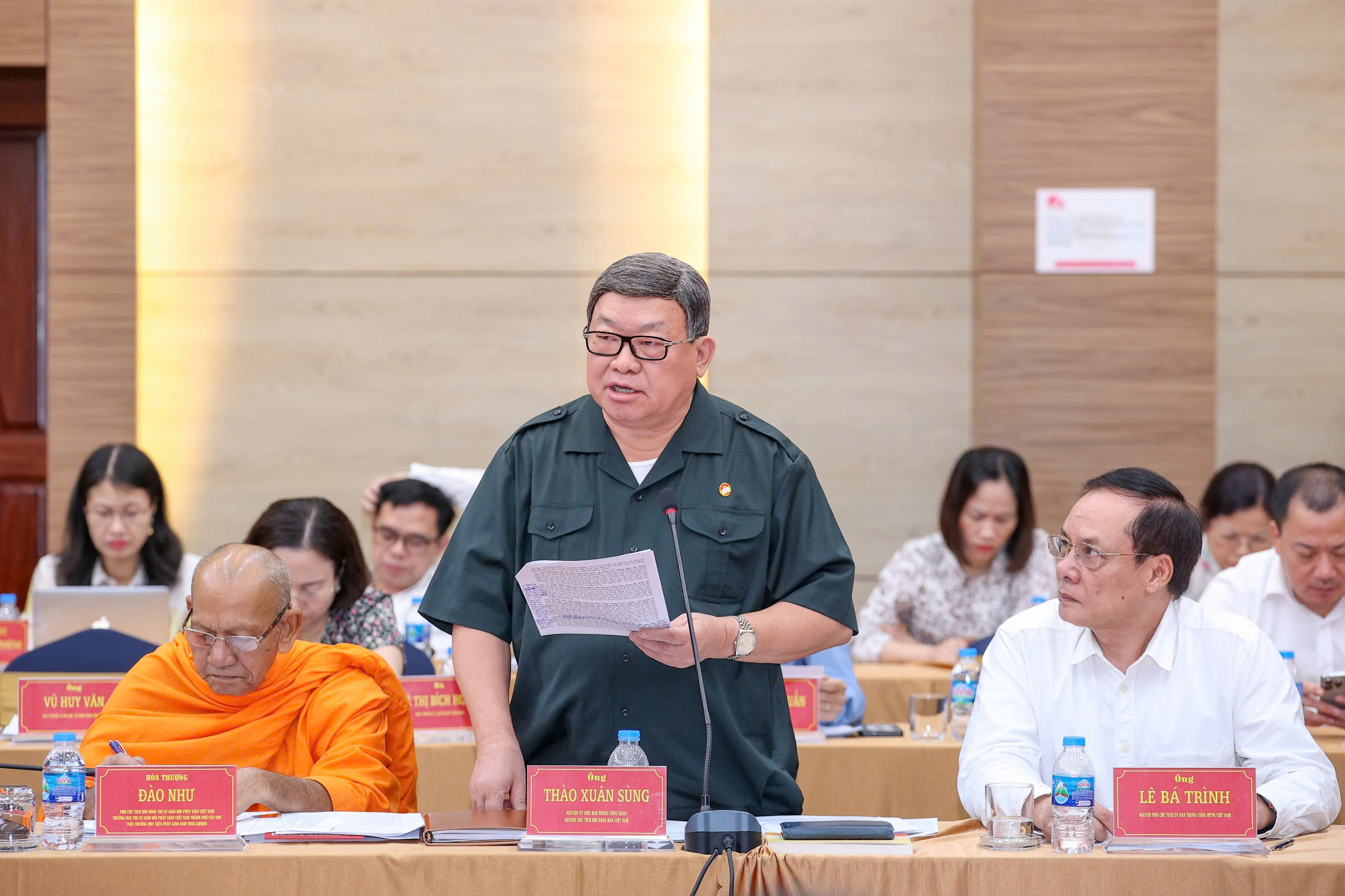 'Buồn về tỉ phú giàu tiền bạc nhưng nghèo nàn về giá trị văn hóa Việt Nam' - Ảnh 1.