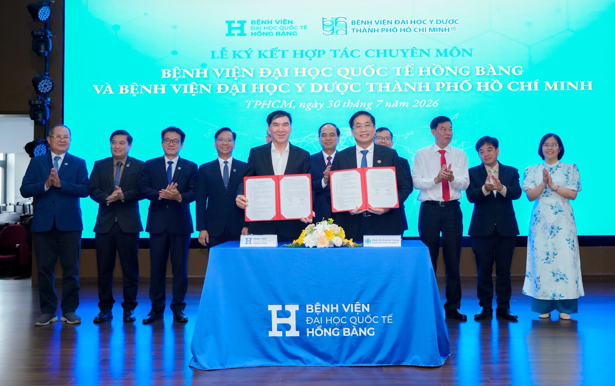 Hai bệnh viện trường đại học tại TP.HCM ký kết hợp tác chuyên môn - Ảnh 1.