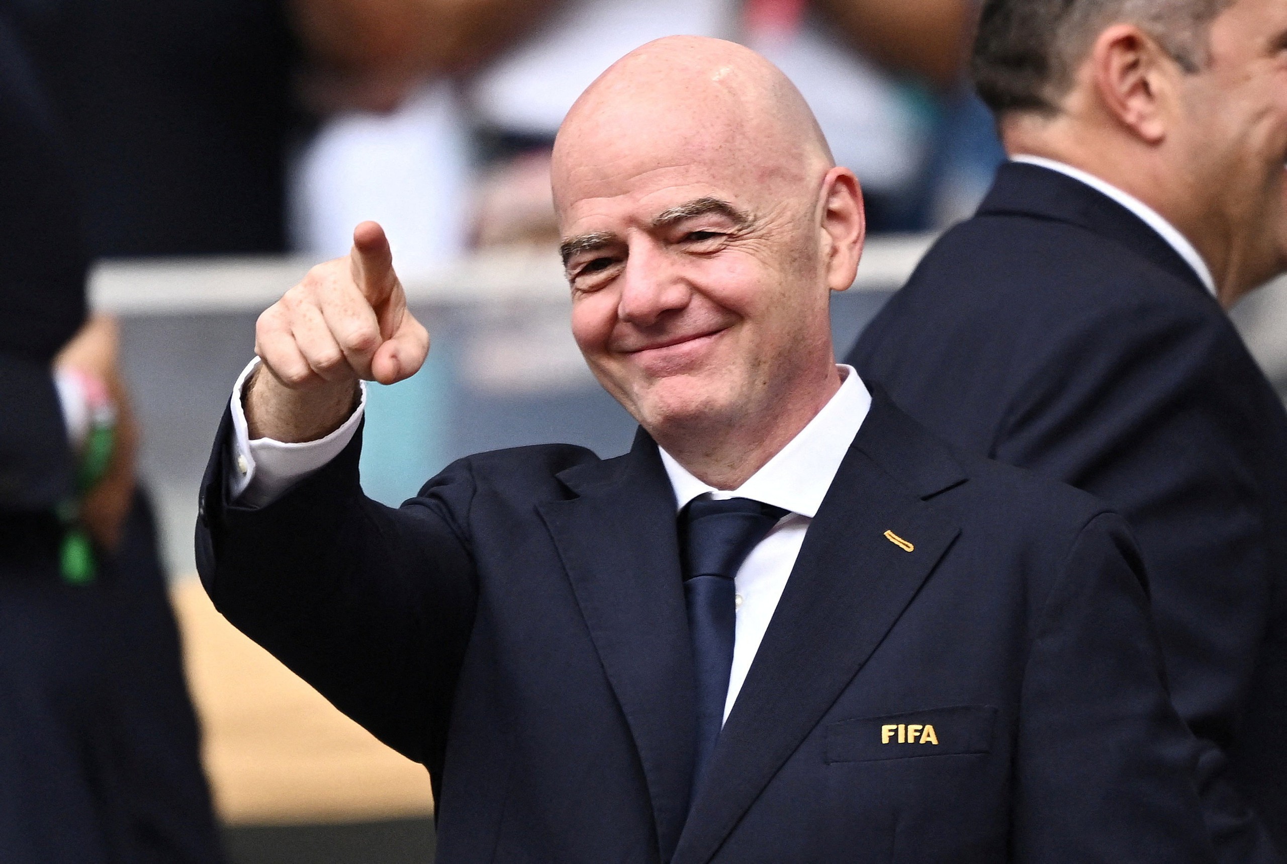 Toàn cảnh khủng hoảng khiến FIFA hủy kế hoạch bán cổ phần World Cup, ghế ông Infantino lung lay - Ảnh 2.