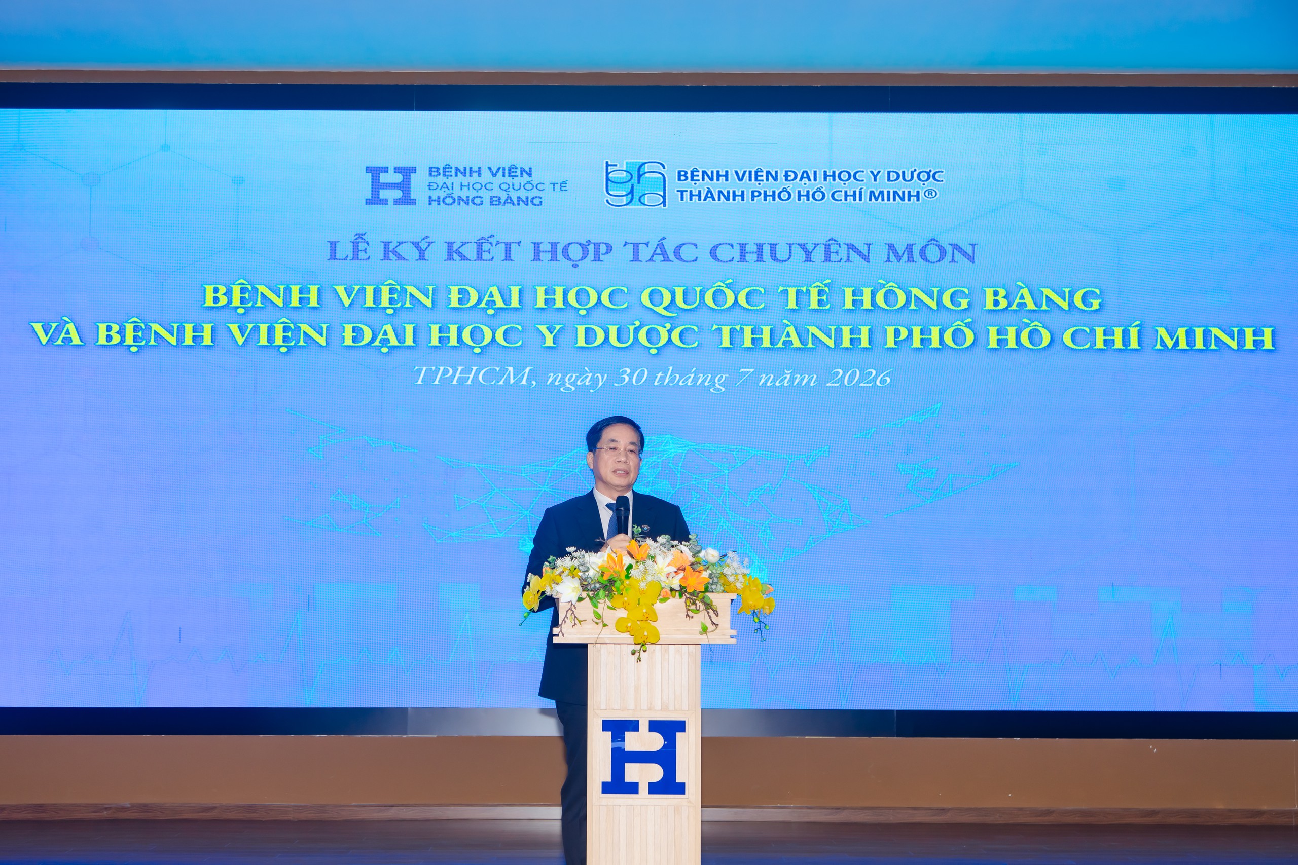 Hai bệnh viện trường đại học tại TP.HCM ký kết hợp tác chuyên môn - Ảnh 3.