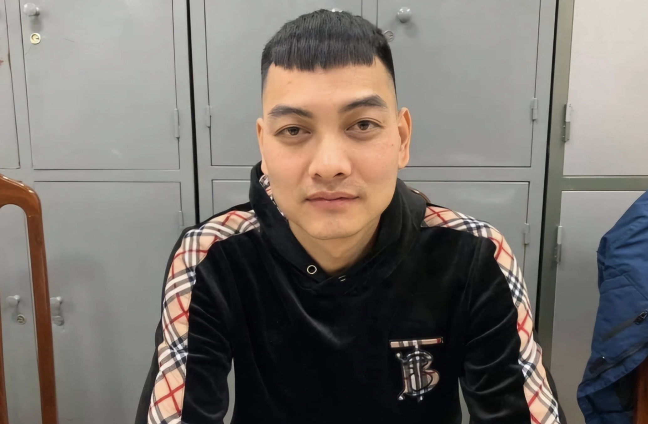 Cảnh sát truy tìm Hồ Văn Khoa, người đi cùng Khánh ‘Sky’ livestream chửi 'Vua Quạt'- Ảnh 1.