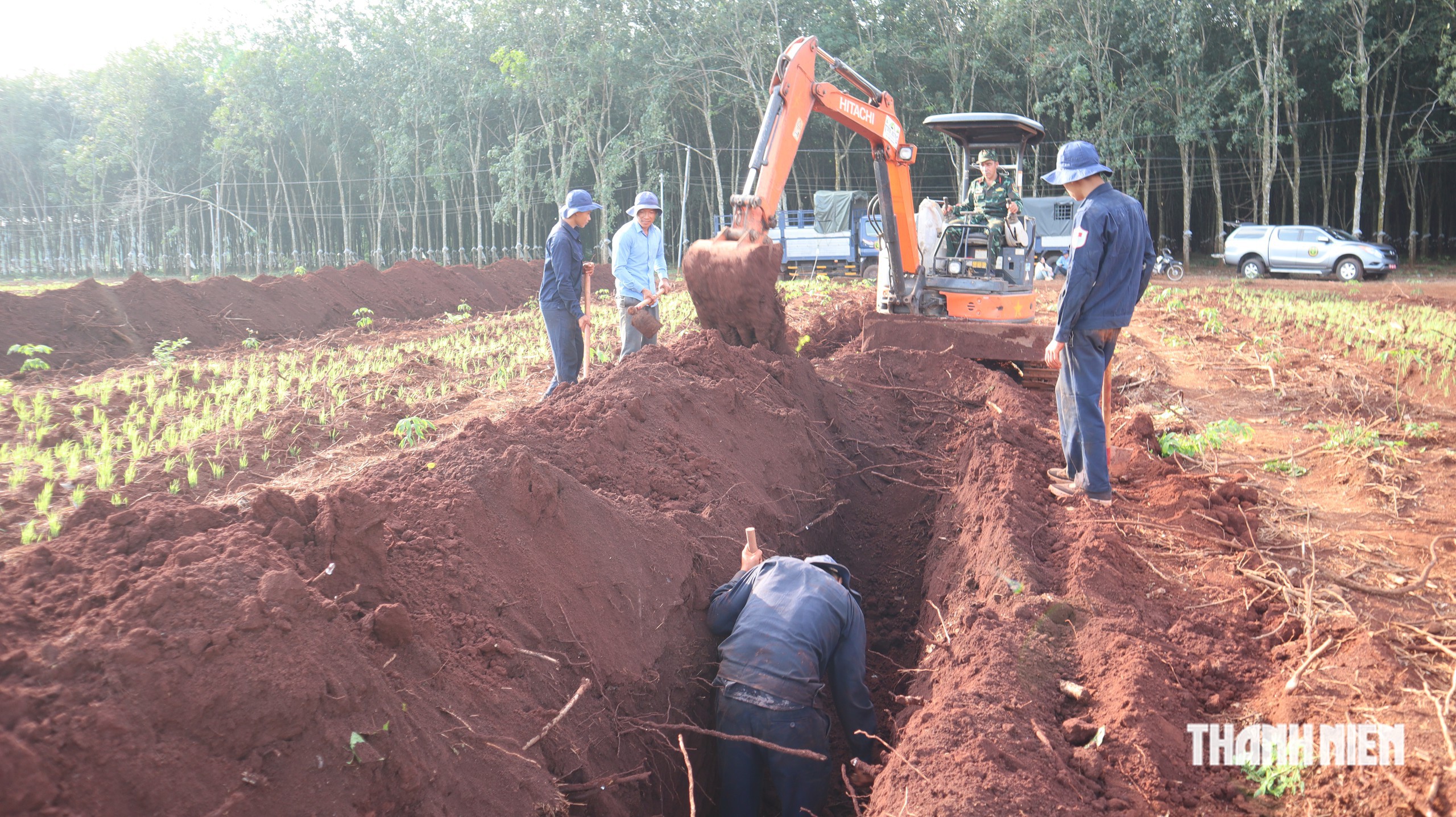 Thêm nhiều cây bút có khắc thông tin trong các hầm mộ liệt sĩ ởxã Minh Đức - Ảnh 17.