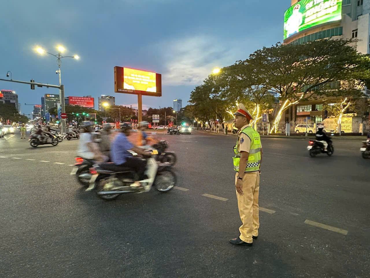 Người vi phạm bị tịch thu xe máy vì những lỗi nào? - Ảnh 1.