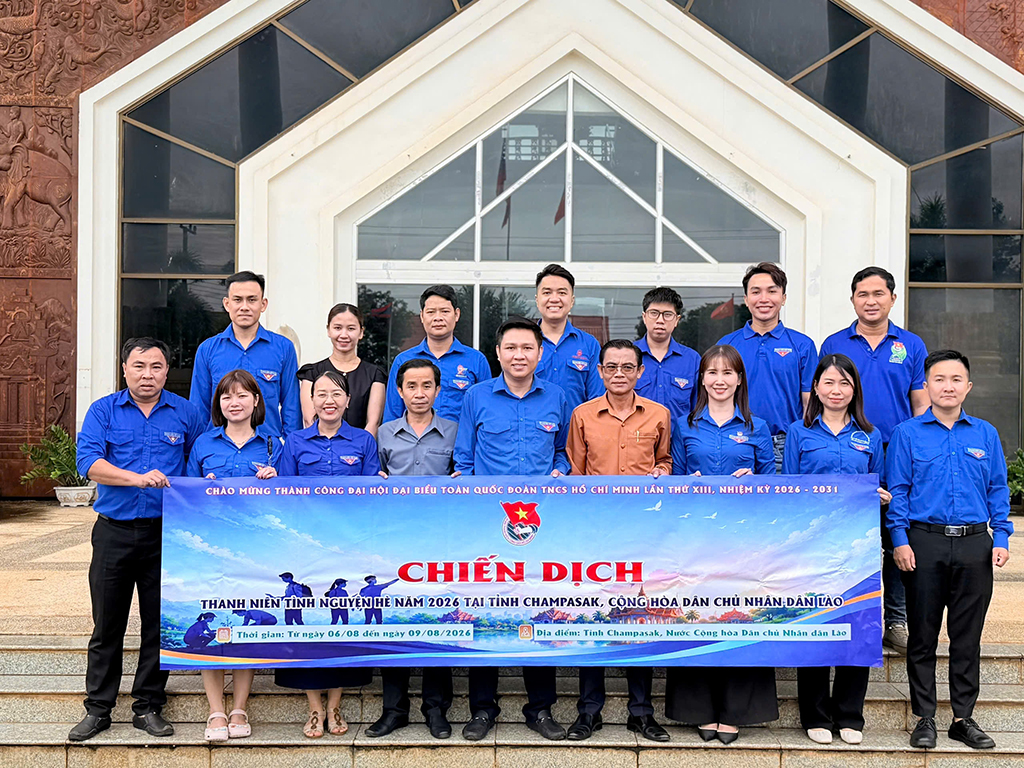 Lan tỏa yêu thương đến những nông trường cao su trên nước bạn Lào - Ảnh 1.