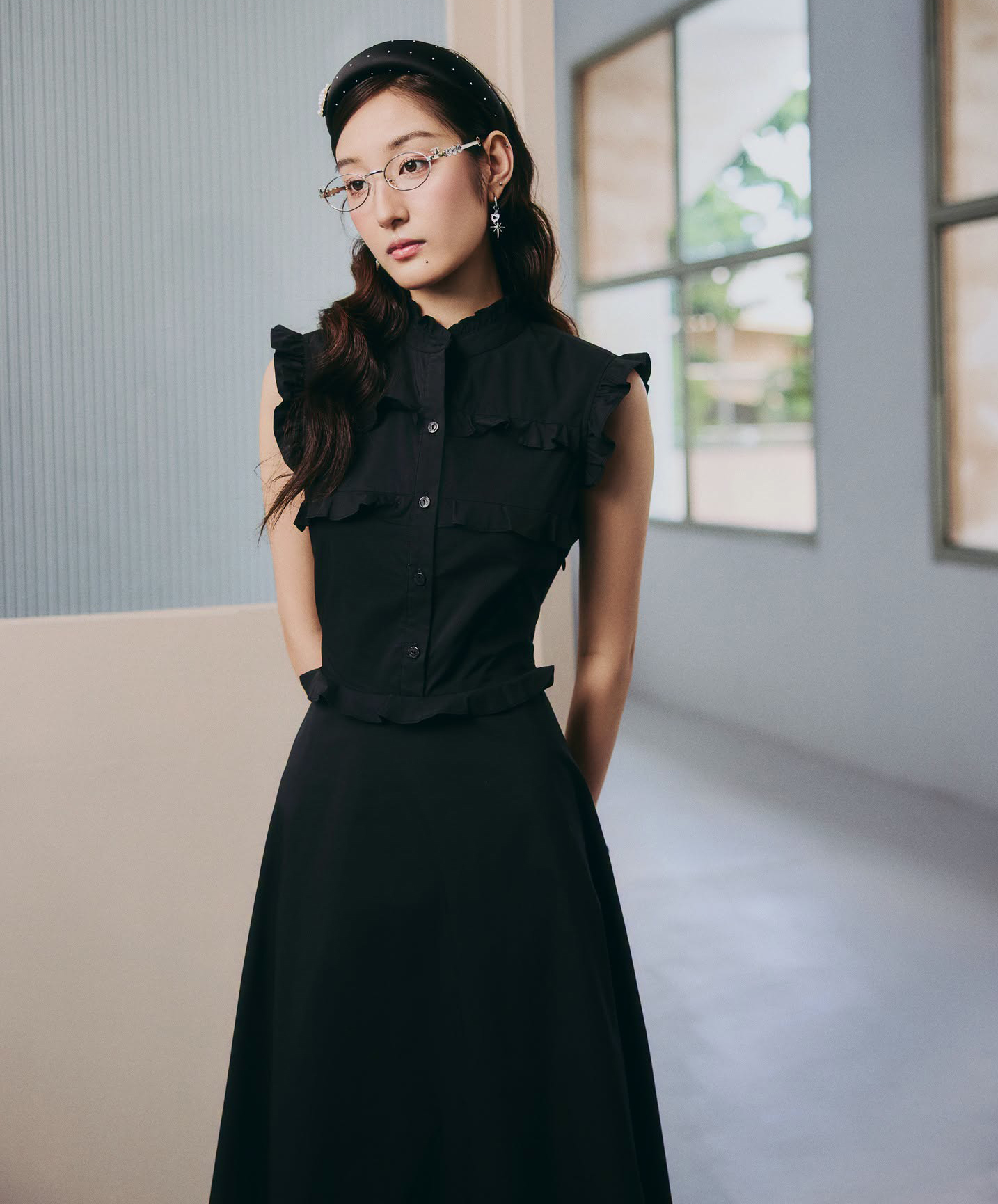 Váy sơ mi cổ đức 'tái sinh' vẻ ngoài thanh lịch, chuyên nghiệp- Ảnh 8.