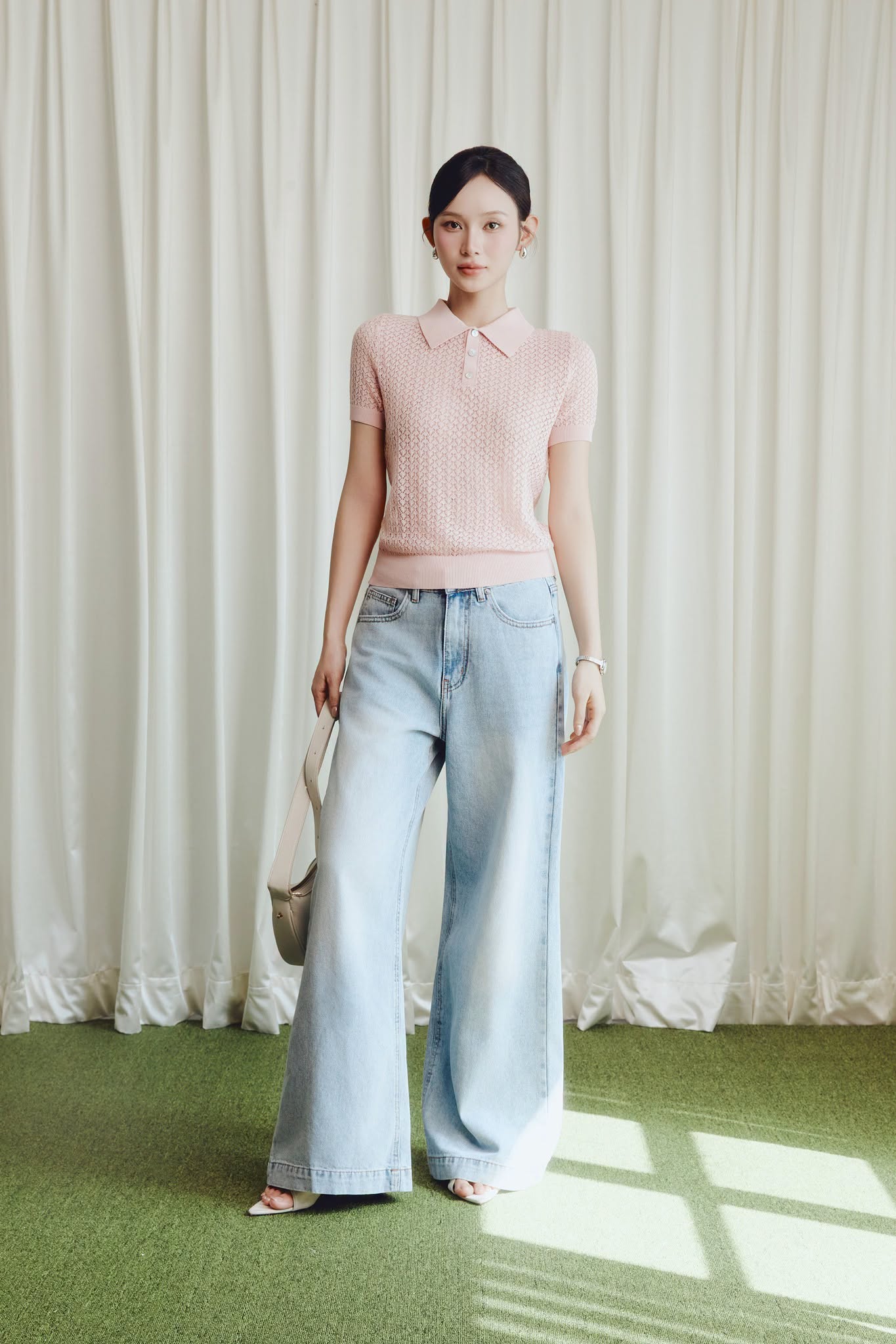 Đơn giản mà sang trọng cùng bộ đôi áo polo và quần jeans năng động - Ảnh 5.