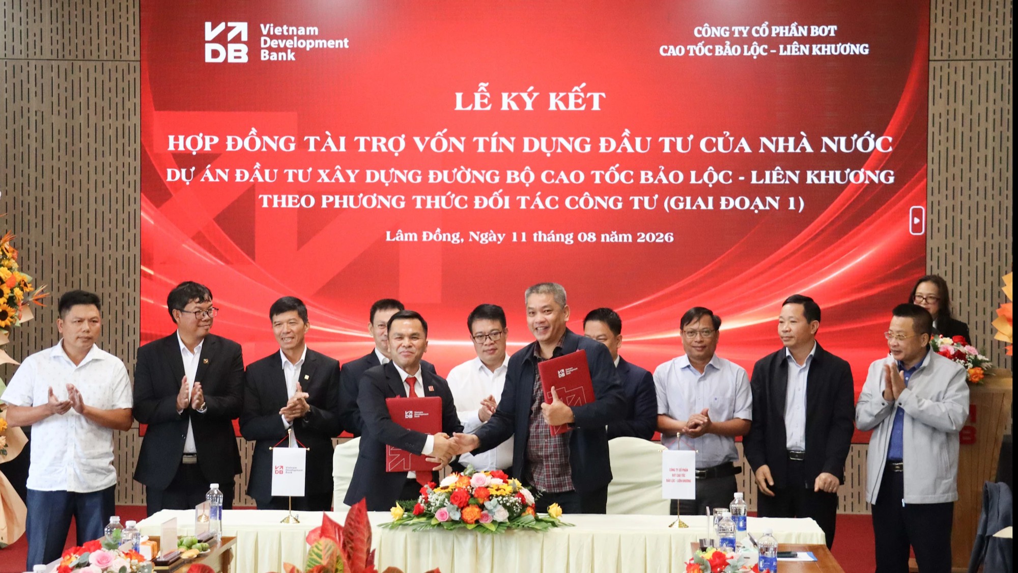 Ký hợp đồng tín dụng 8.000 tỉ đồng cho cao tốc Bảo Lộc - Liên Khương - Ảnh 1.