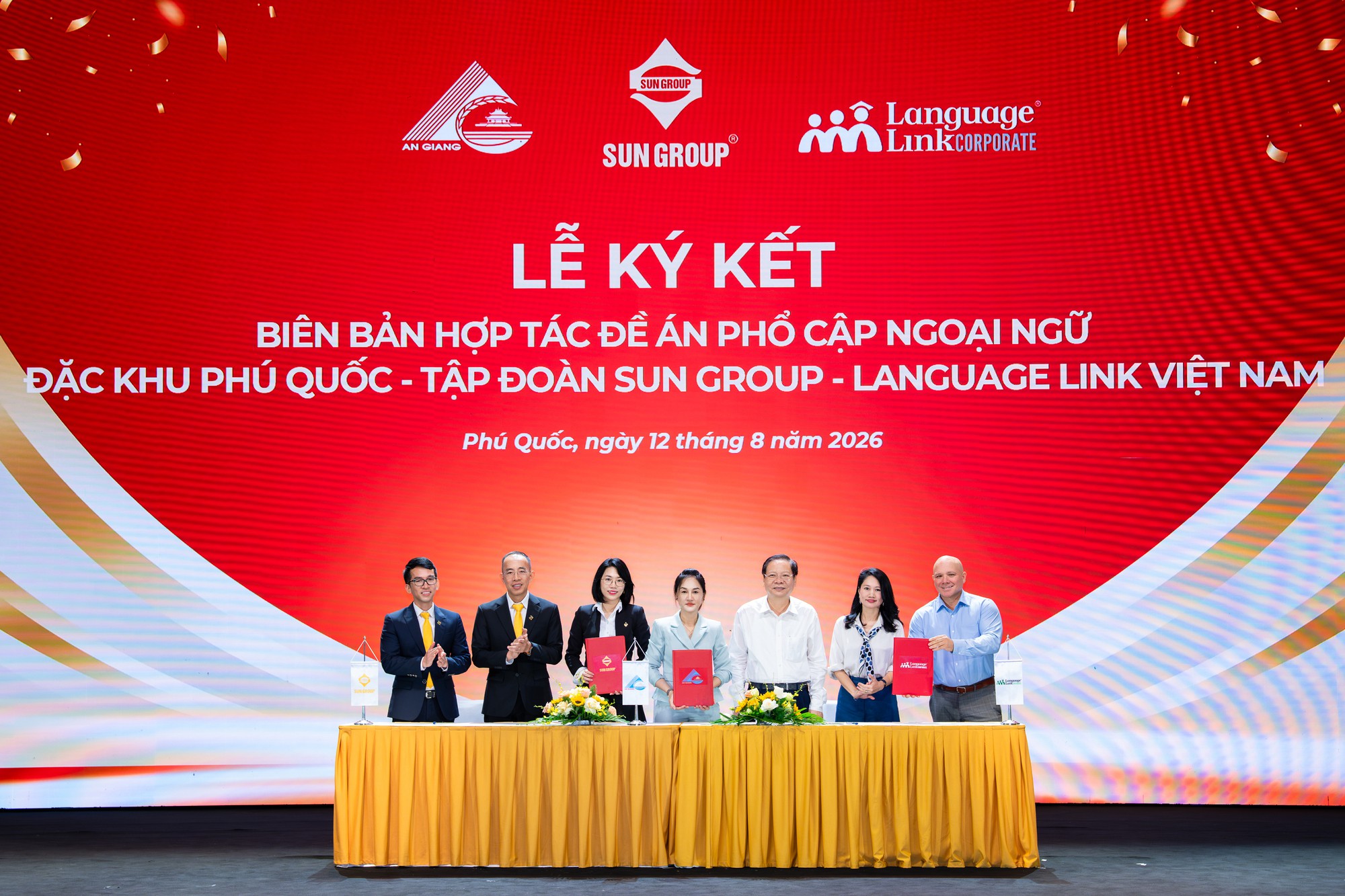 Phú Quốc nâng cao năng lực tiếng Anh toàn dân hướng tới APEC 2027- Ảnh 1.