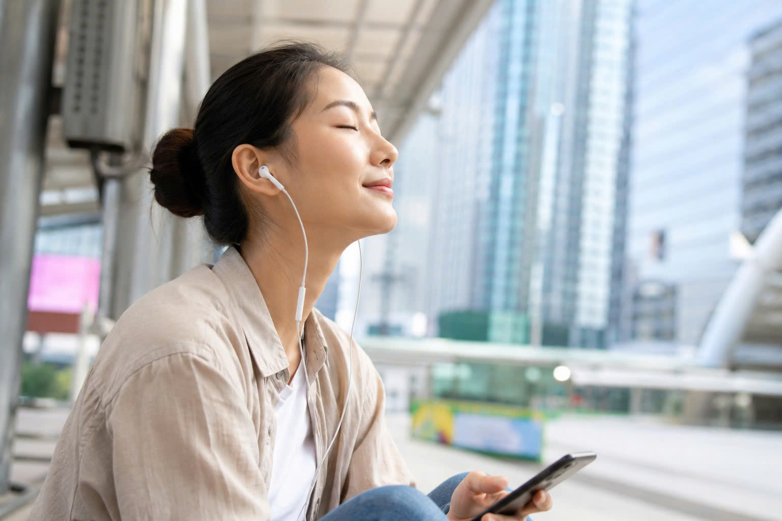 Đeo tai nghe mỗi ngày: 5 điều có thể xảy ra với thính giác - Ảnh 1.