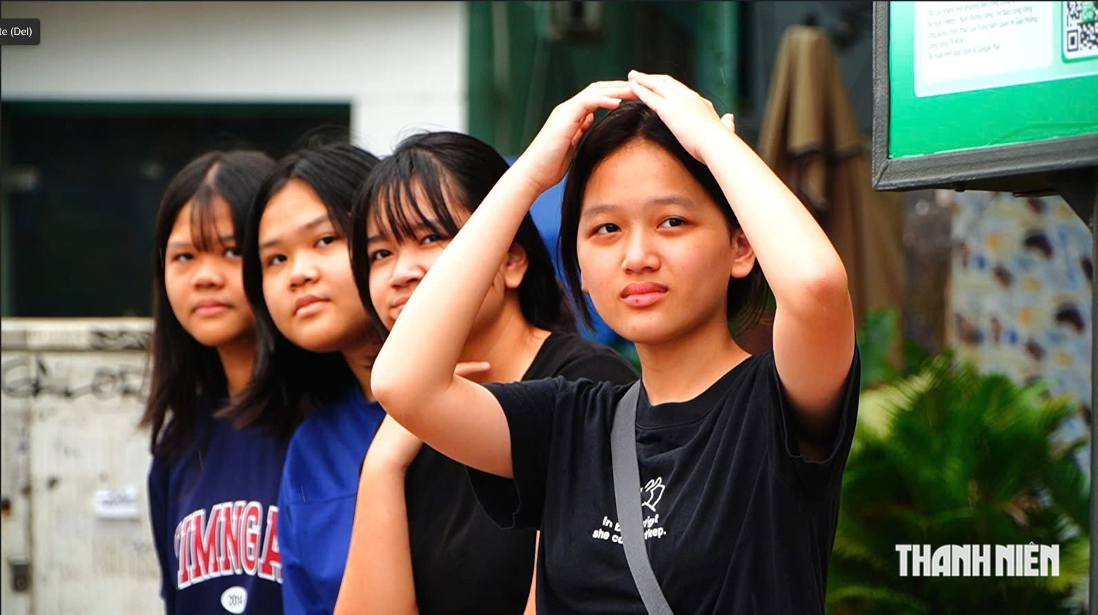 Người d&acirc;n vẫn &ldquo;sốt ruột&rdquo; d&ugrave; đi xe bu&yacute;t miễn ph&iacute;, l&yacute; do l&agrave; g&igrave;? - Ảnh 1.