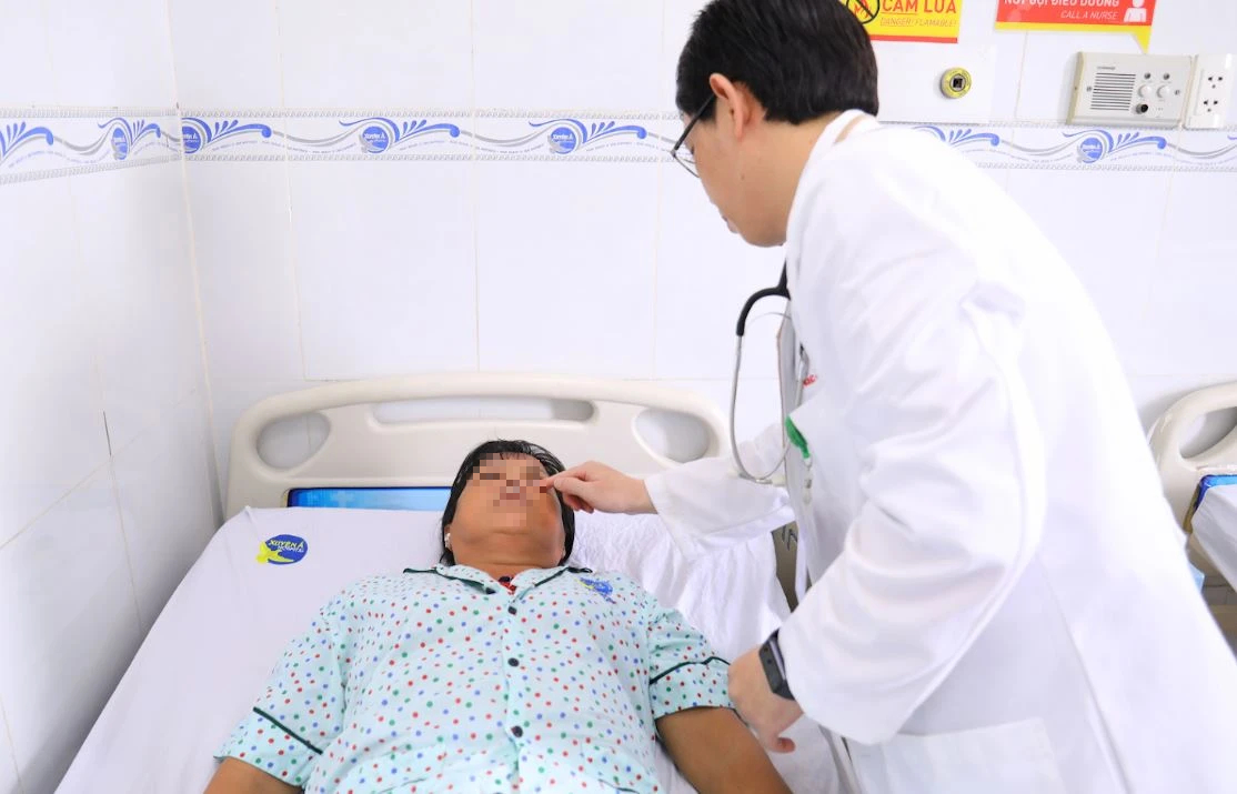Tưởng ngứa da, mệt mỏi thông thường hóa ra dấu hiệu bệnh gan tự miễn hiếm gặp - Ảnh 1.