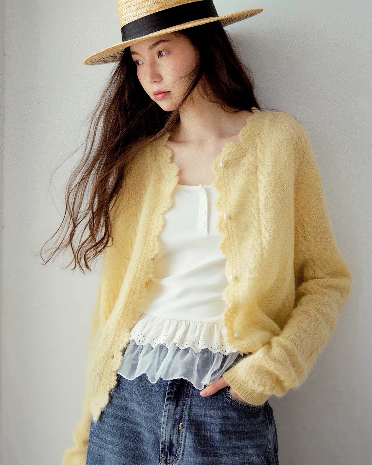 Chào đón mùa lạnh với cardigan, áo len và quần jeans- Ảnh 1.