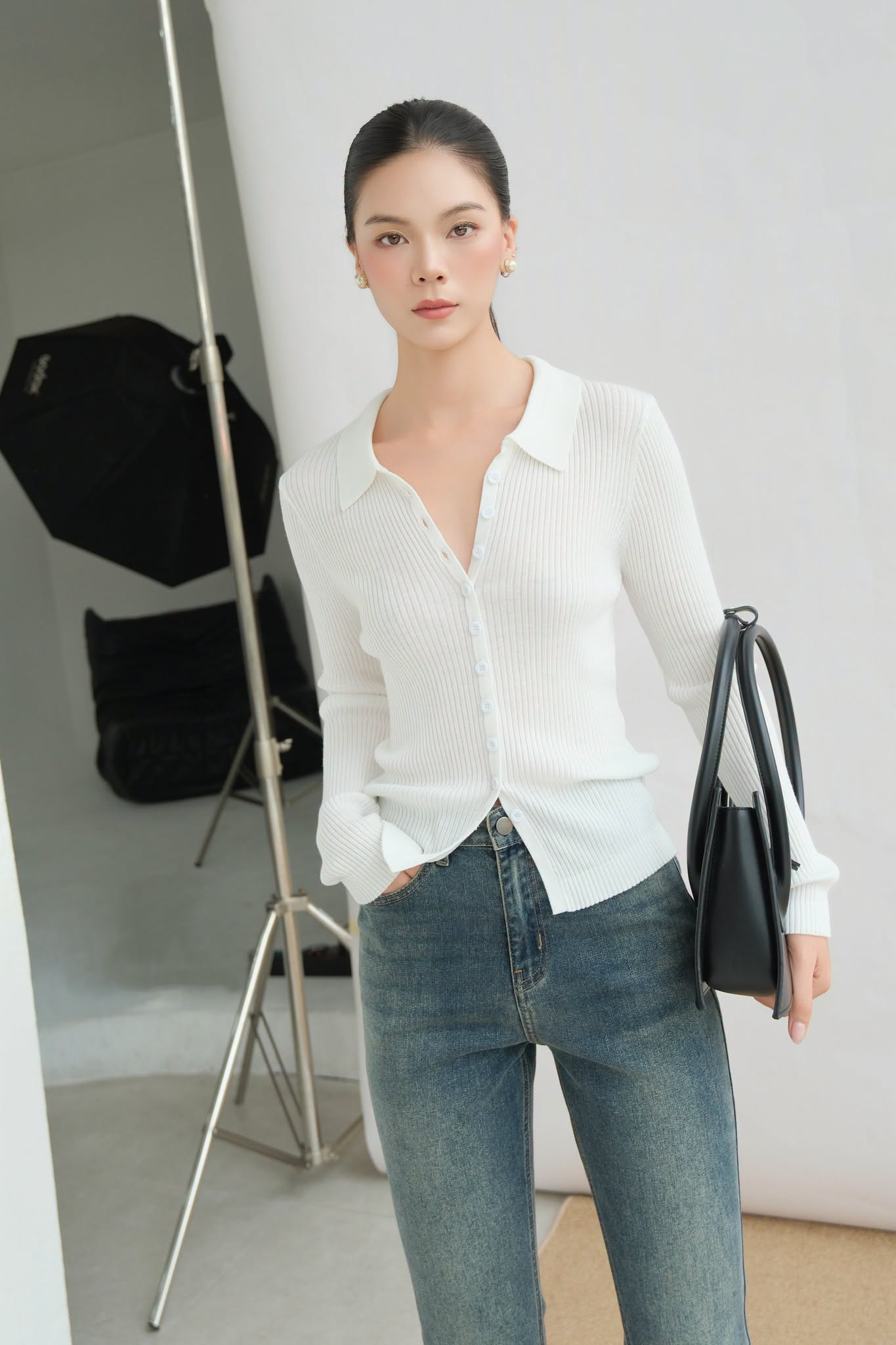 Chào đón mùa lạnh với cardigan, áo len và quần jeans- Ảnh 6.